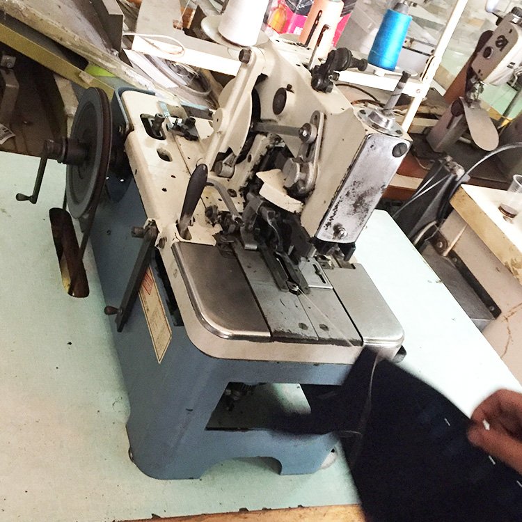 Top sponsor Reece 101 eyelet button hole sewing machine for thick materials making