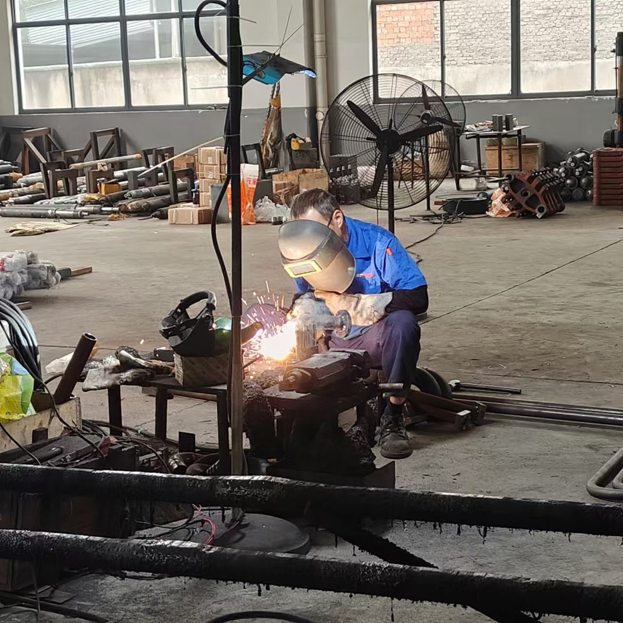 plastic button manufacturing machine 90 ton plastic injection molding machine polyester button making machine