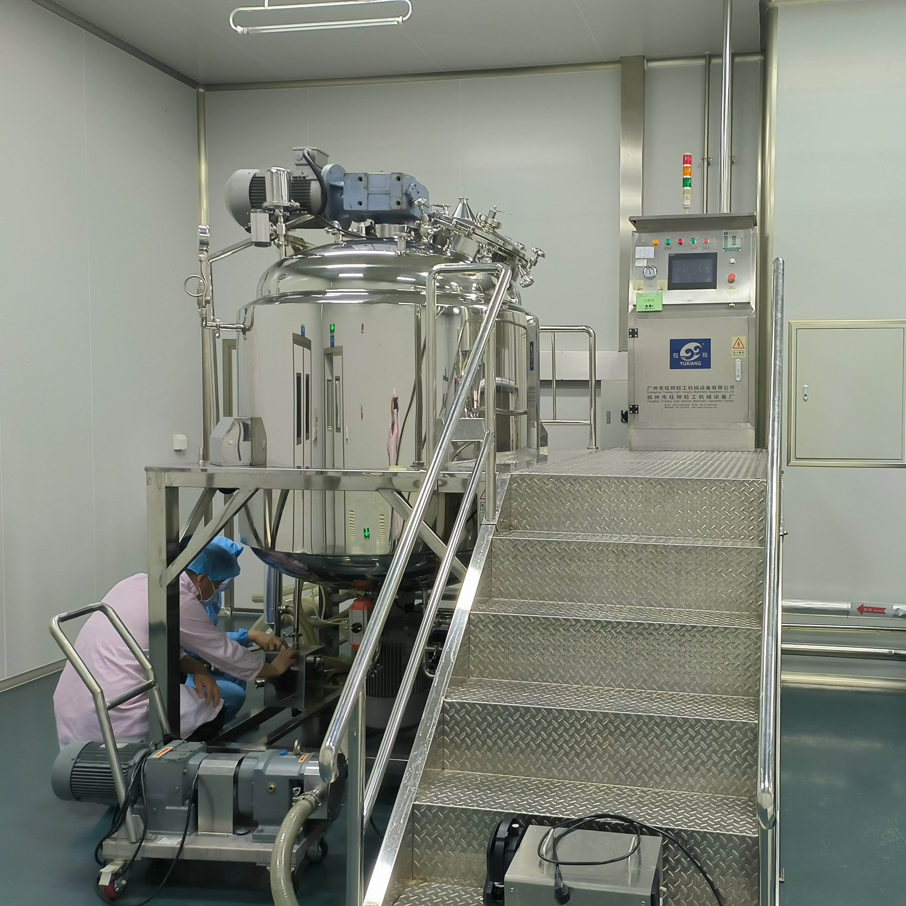 Electric Vacuum Emulsifying Machine for Cream Lotion Mixing Agitator Type Perfume Toothpaste Production Line