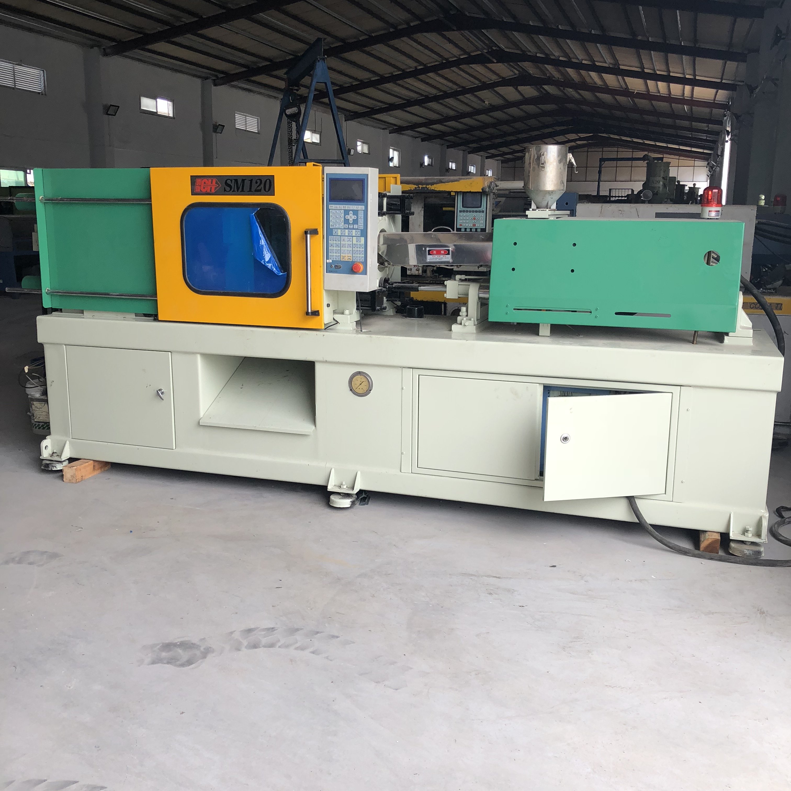 Used injection machines Chen Hsong SM120 Servo Model original Taiwanese plastic injection molding machine making