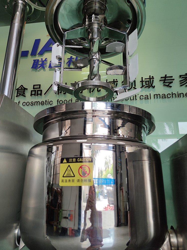 Manufacturing Plant Beauty Face Cream Body Lotion Making Machine Vacuum Emulsifying Mixer