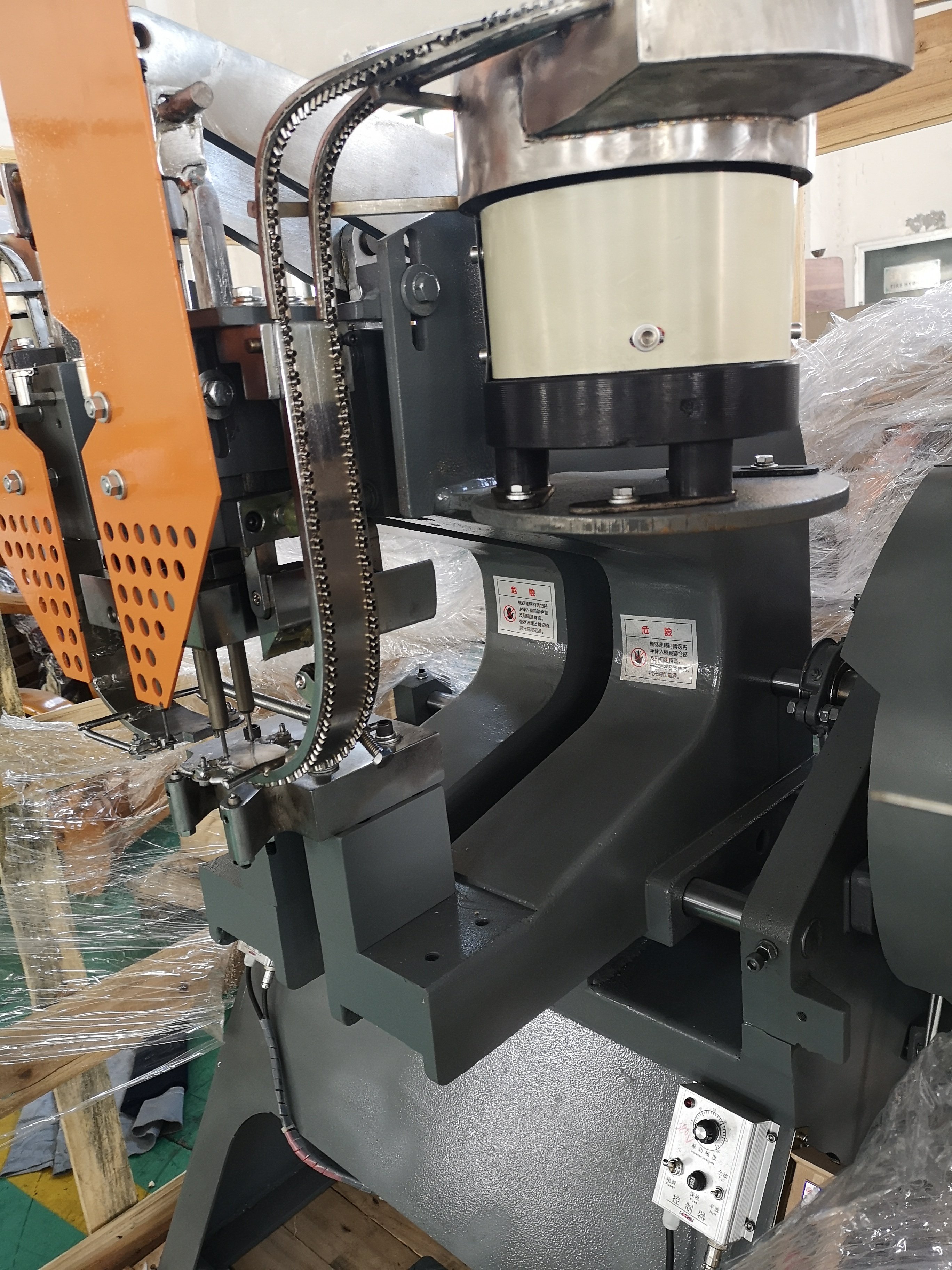 High quality Steel Riveting Machine automatic snap rivet making machine