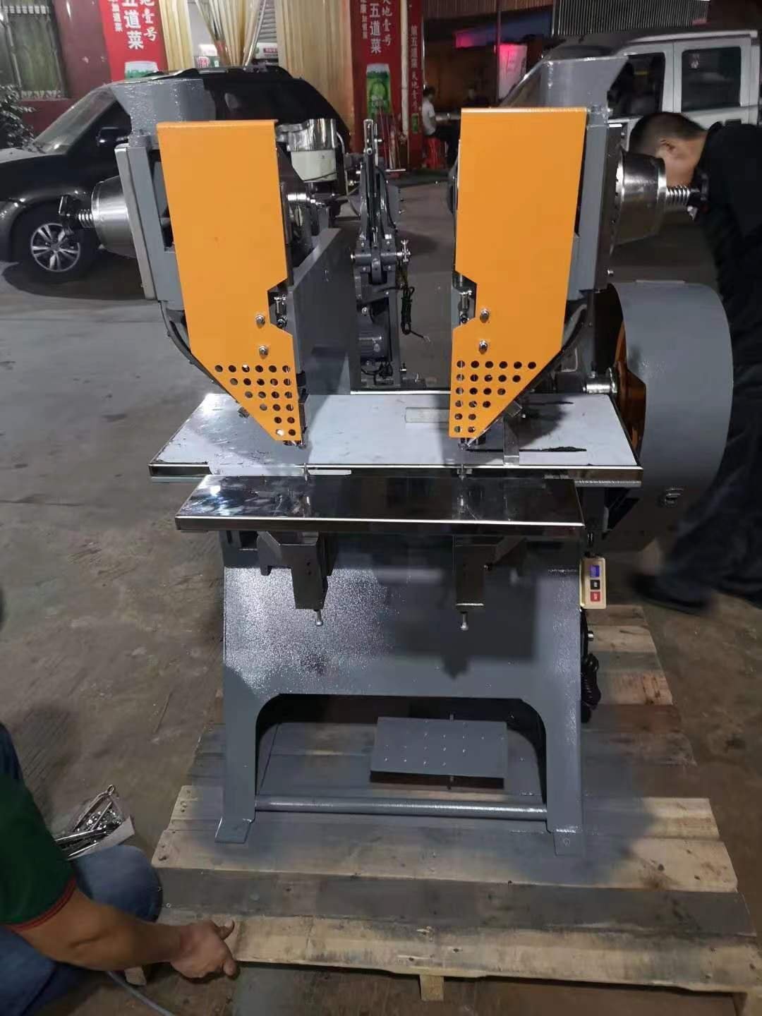 High quality Steel Riveting Machine automatic snap rivet making machine