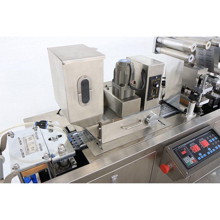 Fully Automatic button coin cell toothbrush chocolate joy Usb Flash Cotton Balls Small Blister Packing Making Machine Pvc- Alu