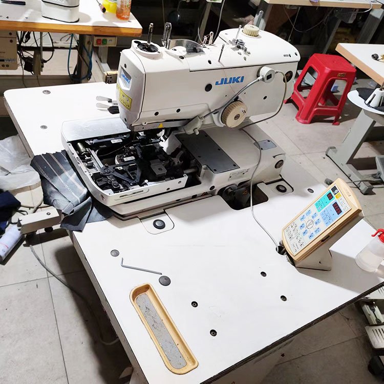 JUKI MEB-3200s industrial automatic eyelet button hole machine for jeans heavy garment making