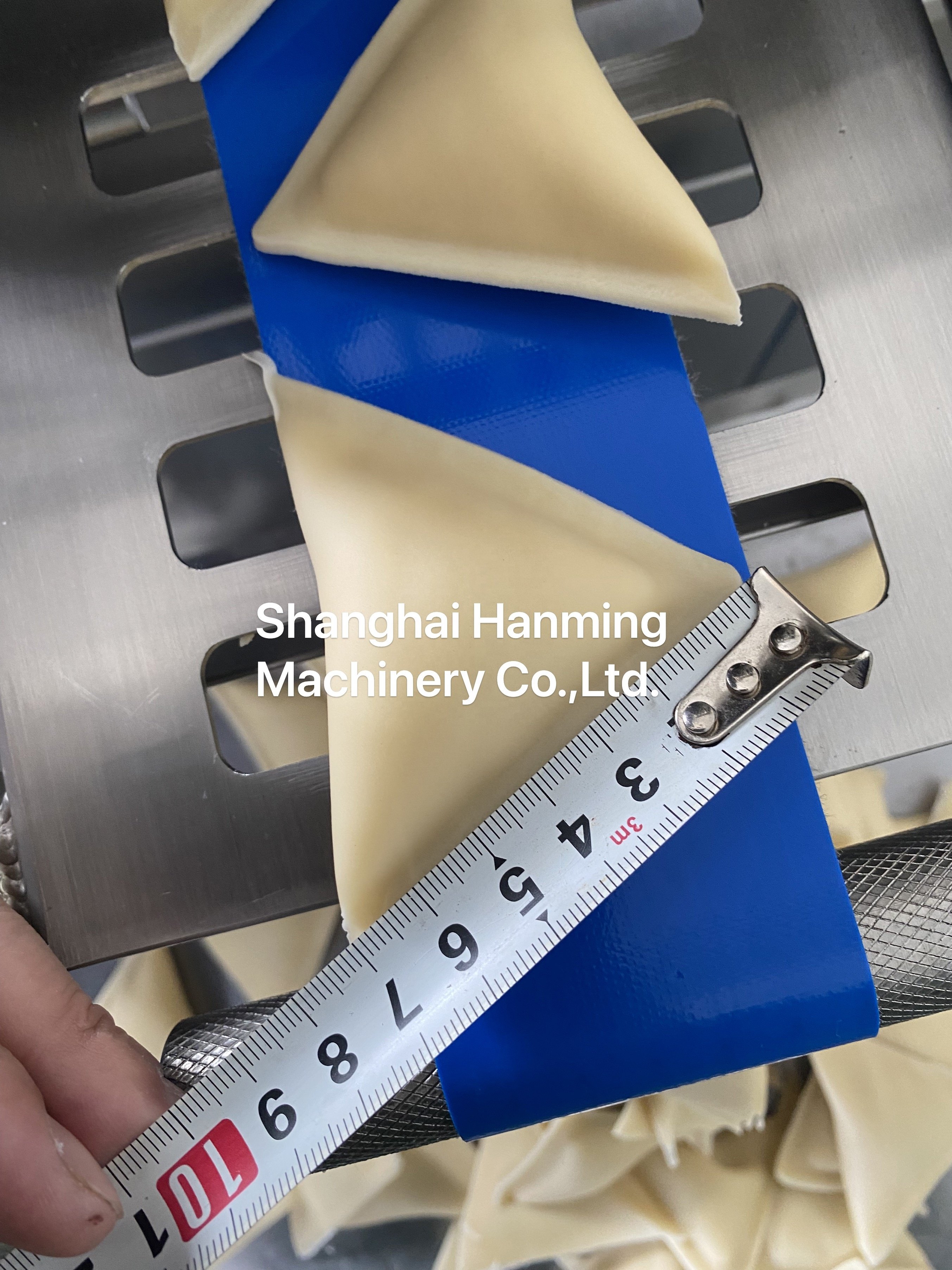 Factory direct supply fully automatic nepal dumpling maker electric machine with cooling system