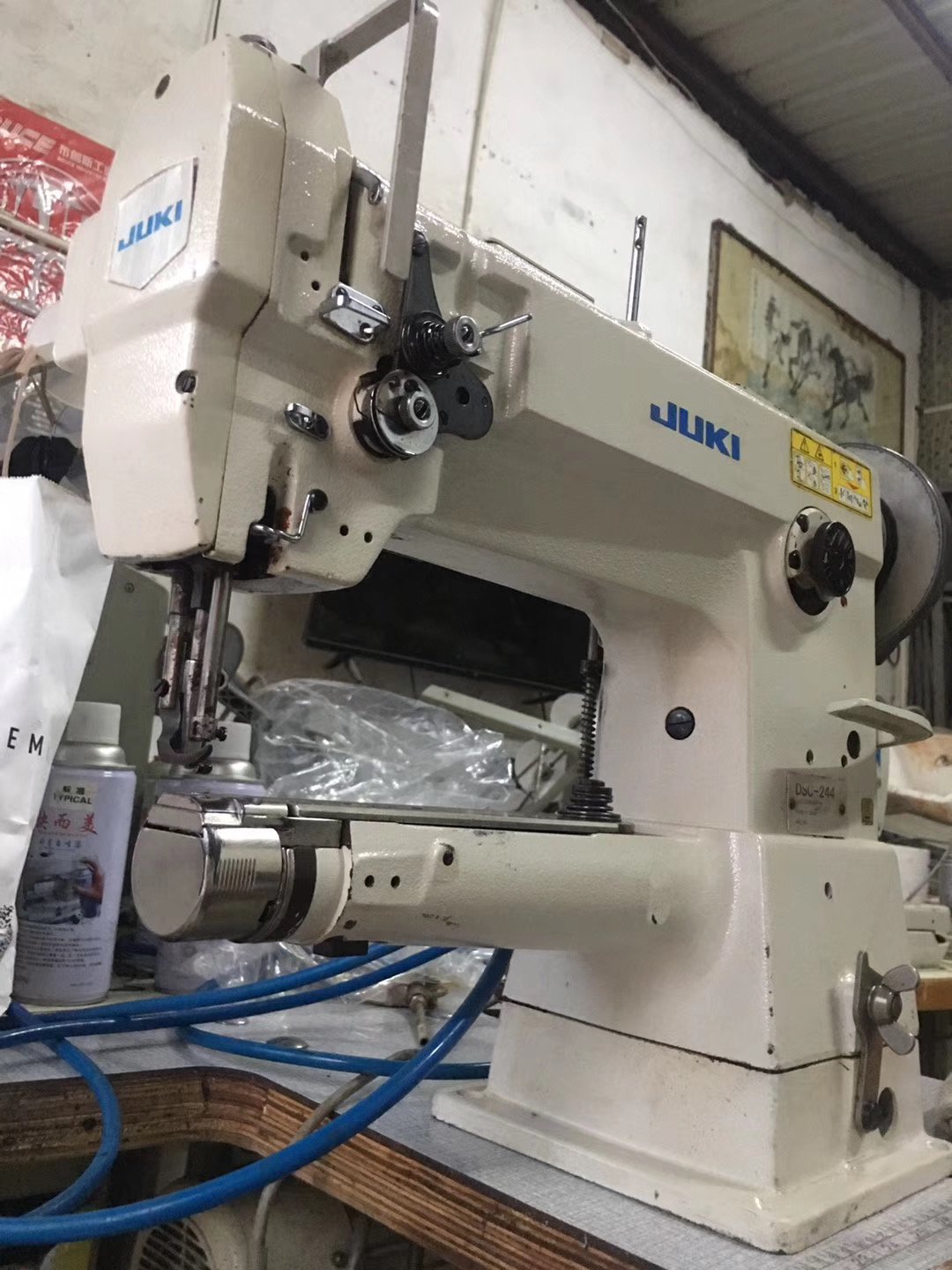 Jukis 244 Cylinder Bed Single Needle Compound Feed Lockstitch Sewing Machine Automatic Thread Trimmer Sewing Shoes Leather Bags