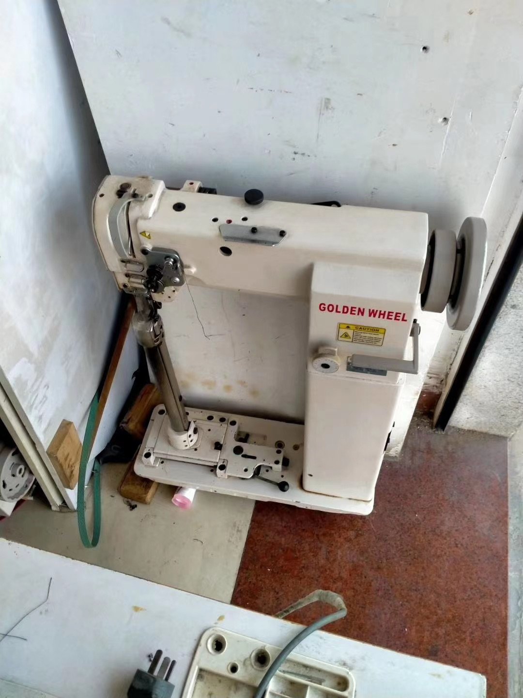 Golden Wheel CS 8360 Single Needle High Pillar Bed Sewing Machine For Sewing Boots Luggage Luggage High Pillar Bed Price