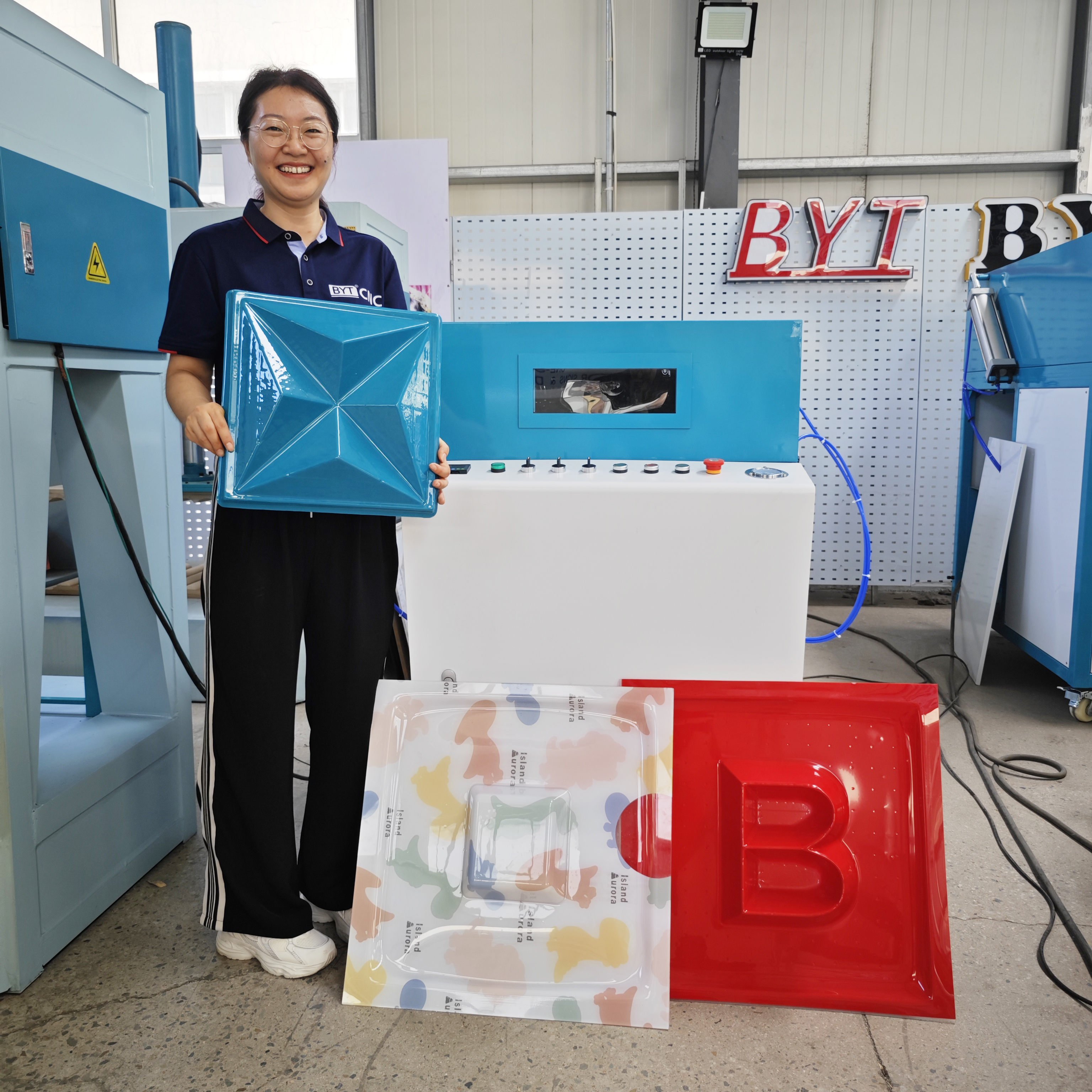 ABS Wall Small Vacuum Forming Machine For Plastic Acrylic PVC PE PET ABS Sheet Signage Light Box Letter Making