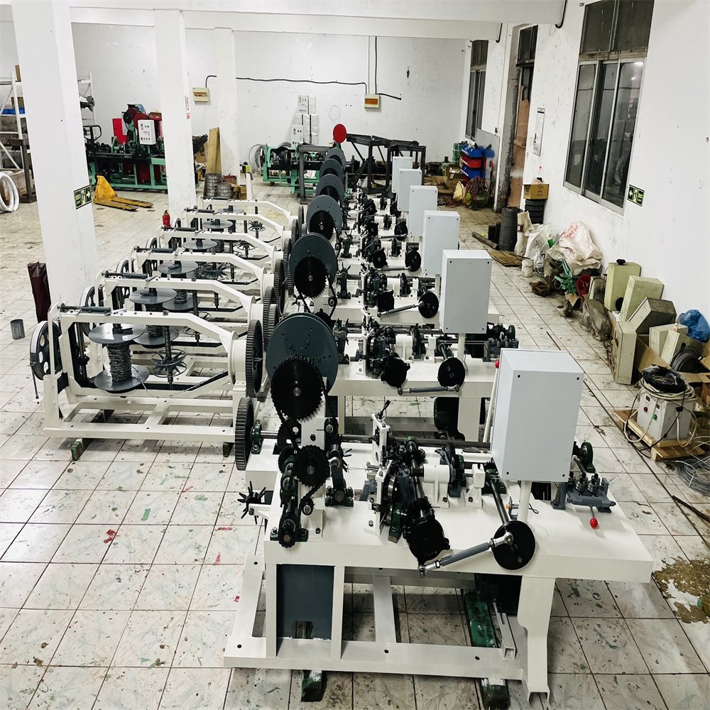 Anping factory hot sale double twisted automatic barbed wire making machine