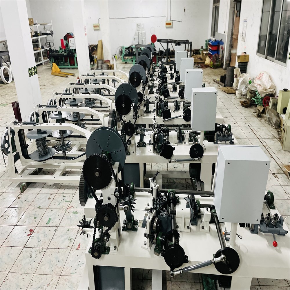 Anping factory hot sale double twisted automatic barbed wire making machine