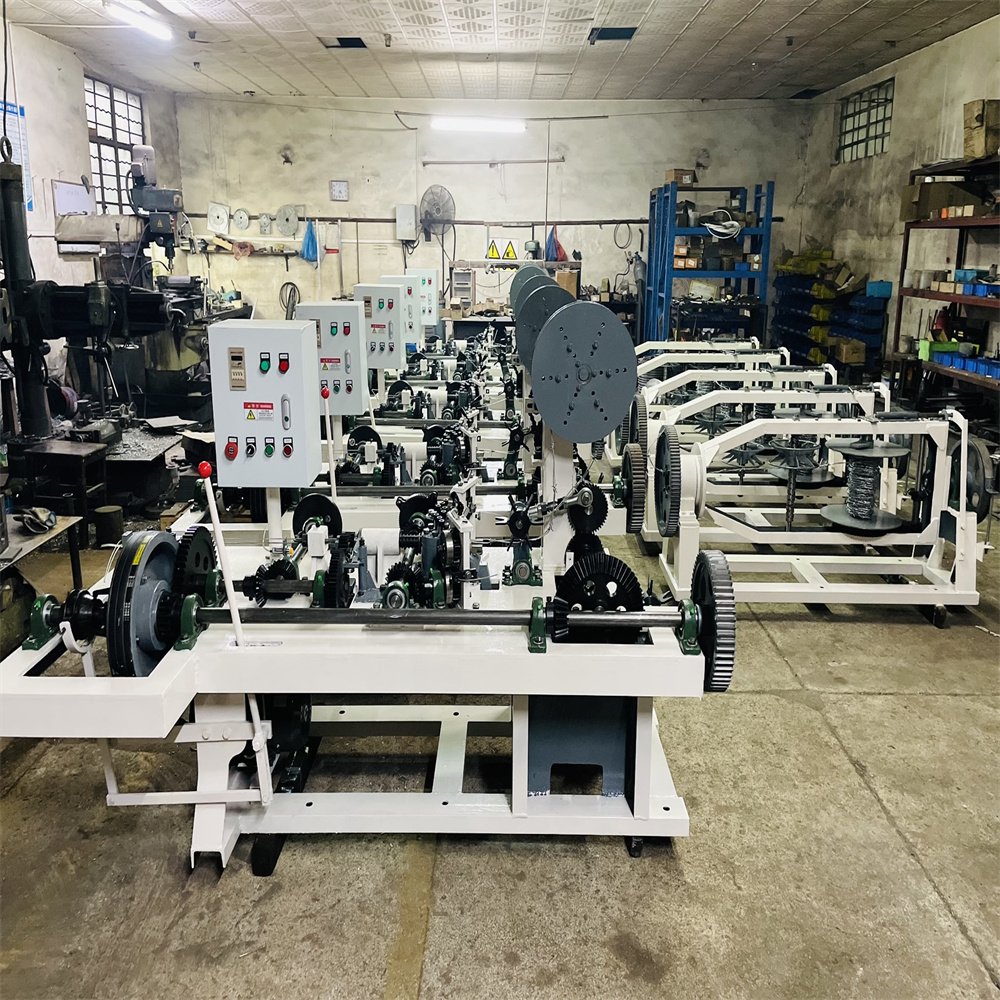 Anping factory hot sale double twisted automatic barbed wire making machine