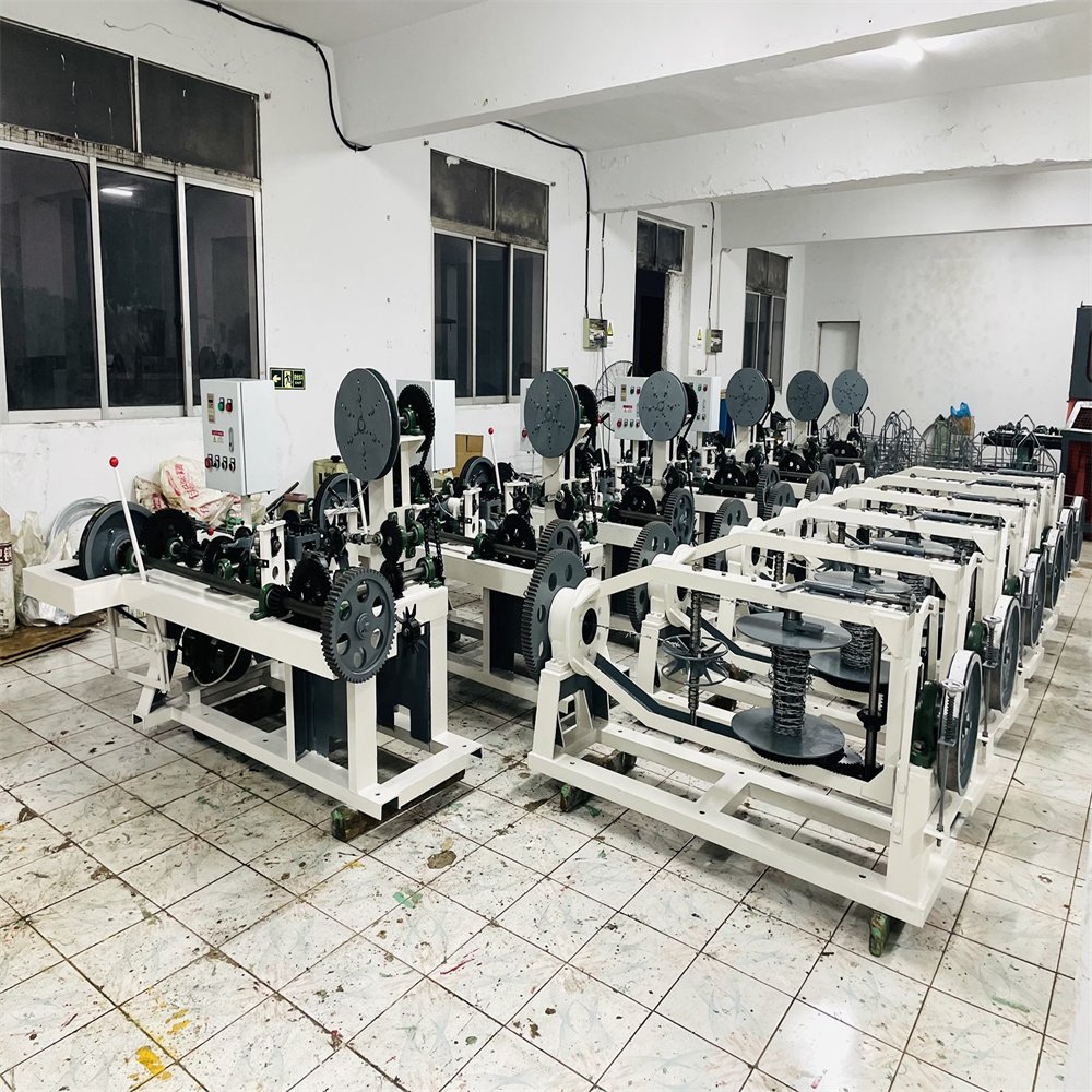 Anping factory hot sale double twisted automatic barbed wire making machine