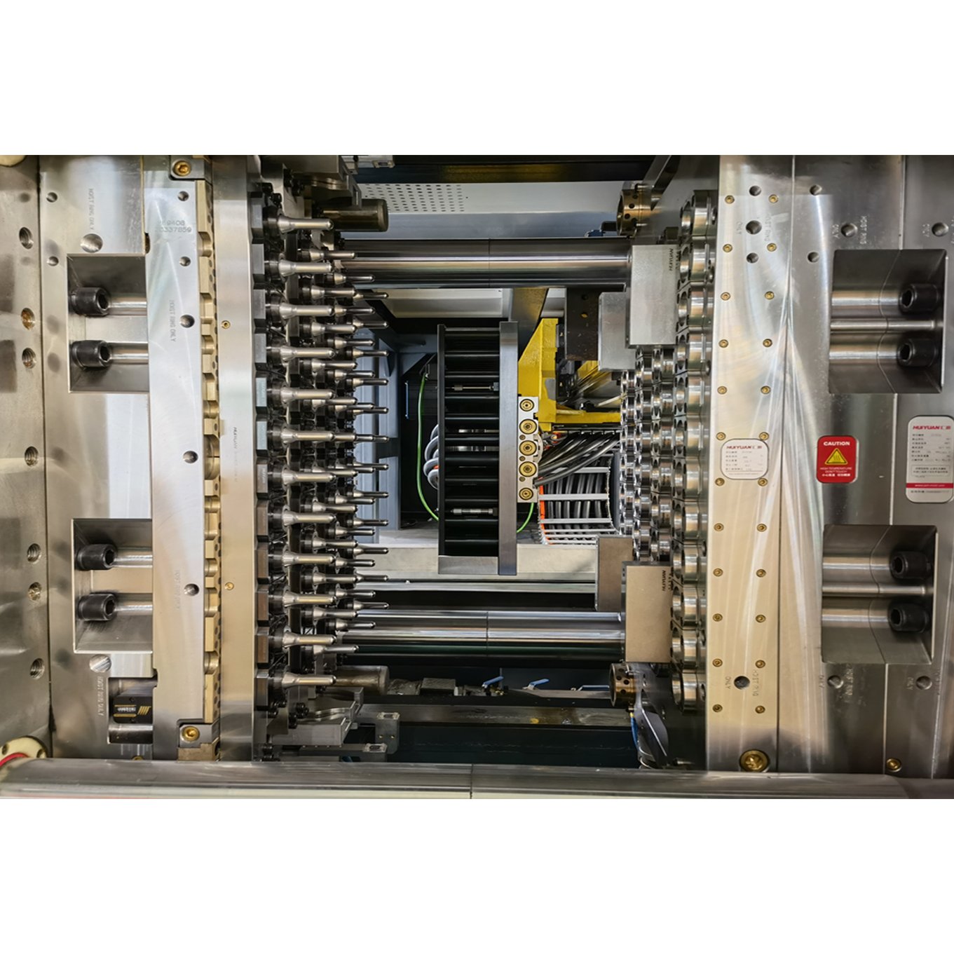 China popular complete plastic pet bottle preform making machine big clamping injection molding machines