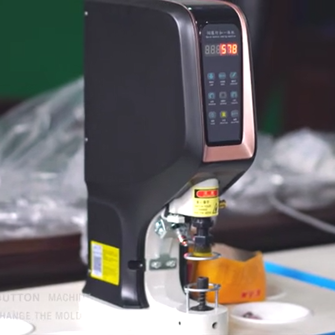 Semi-Automatic Button Attaching Button Cover Machine Buckle Stitching Machine Baseball Cap making Machine