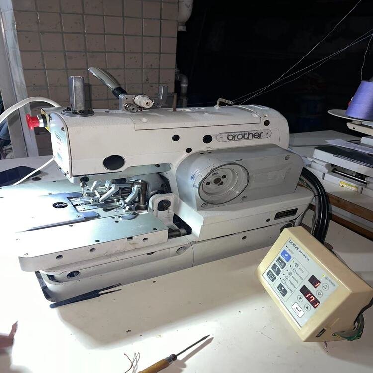 Japan made RH-981A-01 Br other eyelet button hole making sewing machine