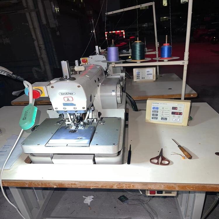 Japan made RH-981A-01 Br other eyelet button hole making sewing machine