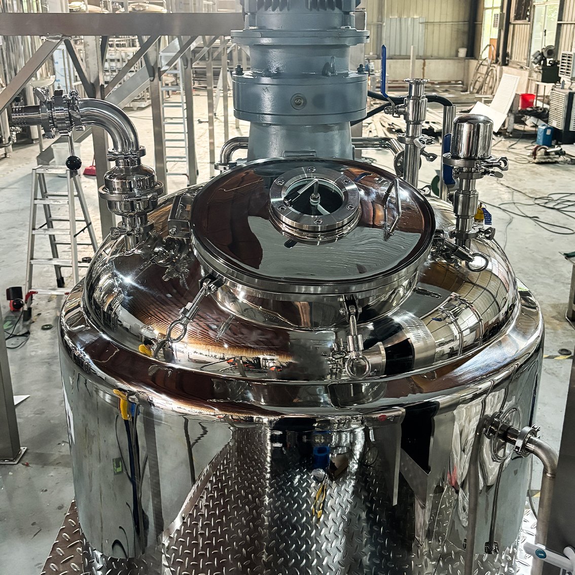 Liquid soap mayonnaise making machine 500 liter 1000L double boiler mix tank vacuum homogenizer emulsifier for cosmetics