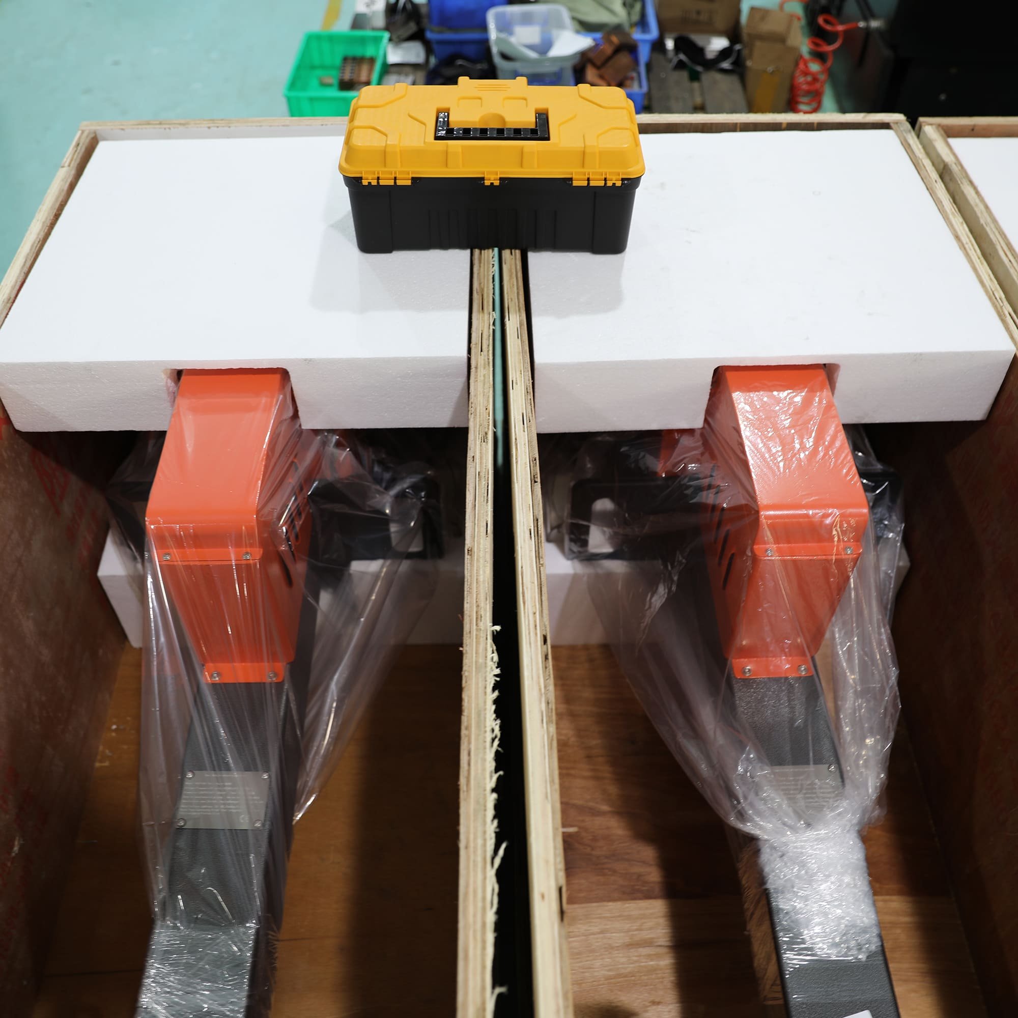 Hot sale CE Verified Fully Automatic Plastic Snap Buttons Attaching Machine