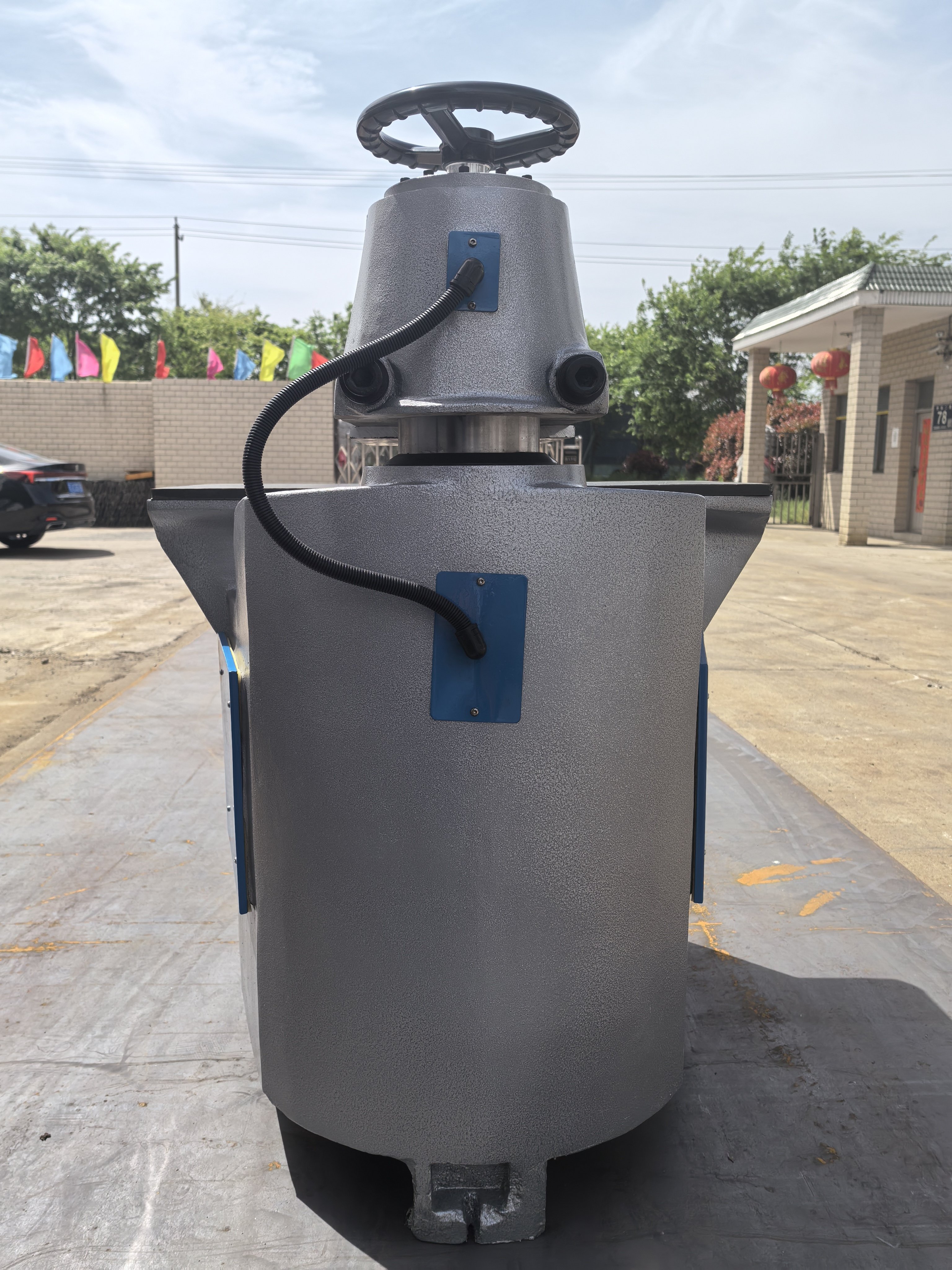 China Supplies XCLP2-120 Hydraulic Cutting Clicker Moulding Machine For Leather Shoes