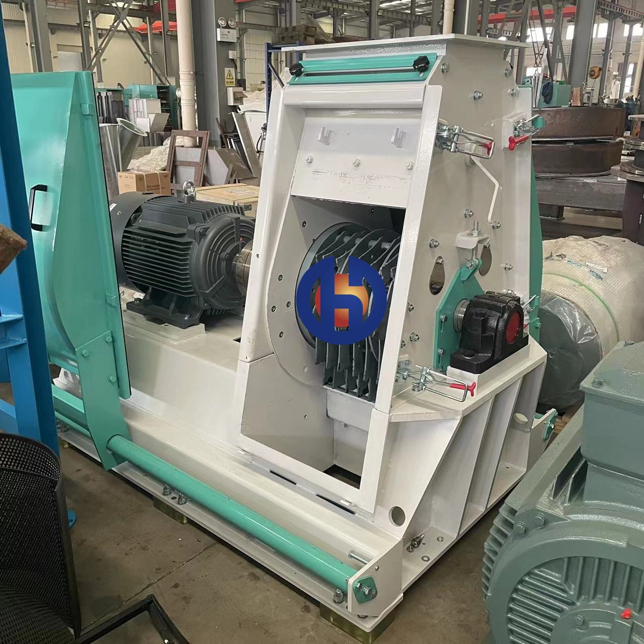 Wide Fine Maize Grinding Hammer Mill For Soya Beans Meal Flour