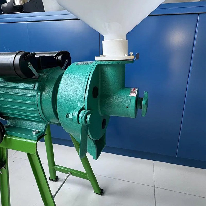 Electric Big Corn Grinding Mill Pulverizer Grinder And Miller Machine Grain For Chicken Feed