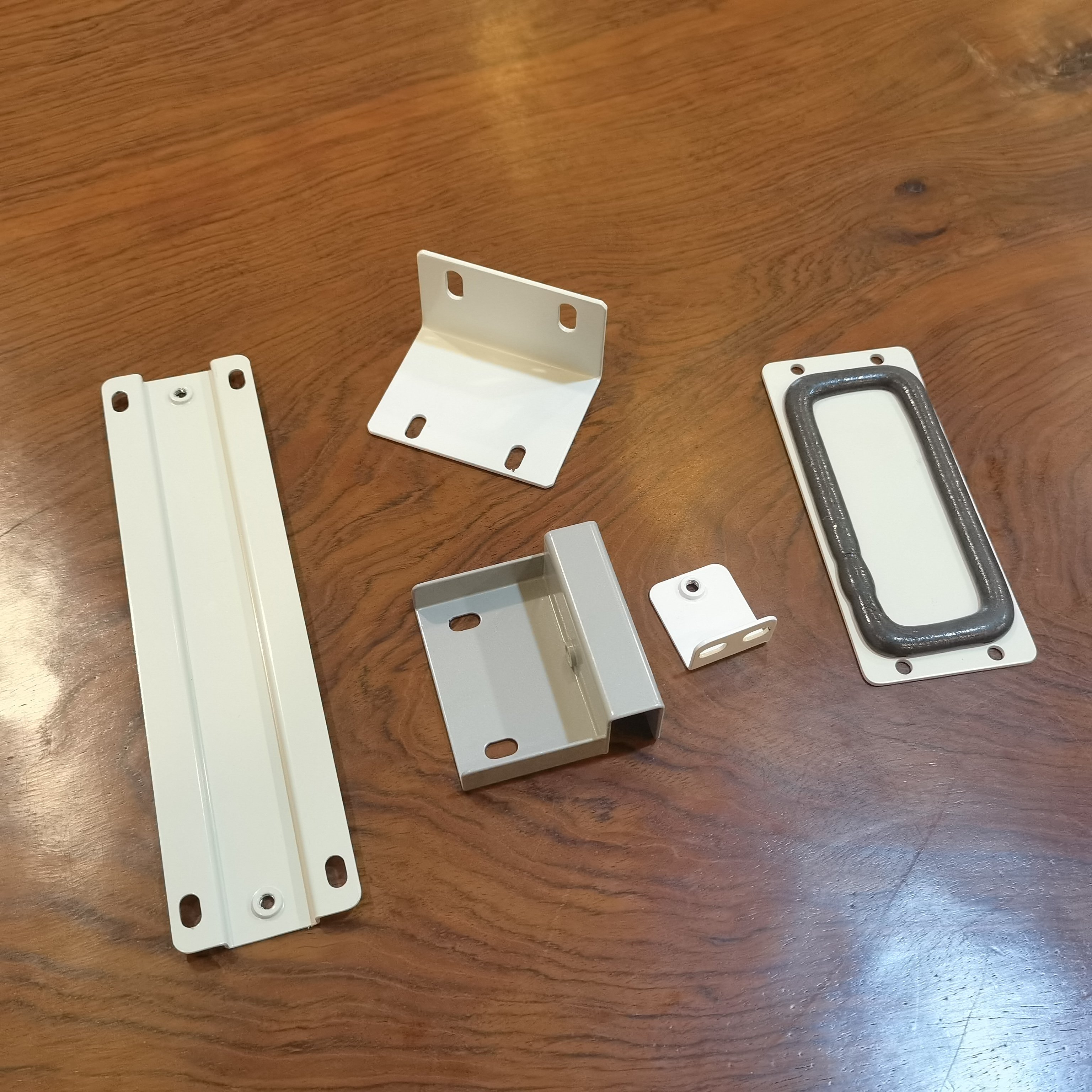 Powder Coated Carbon Steel Bracket Foaming Sheet Metal Part for Sheet Metal Fabrication
