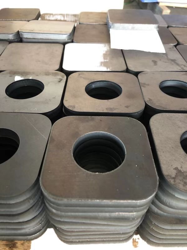 Fixed seat for mechanical equipment