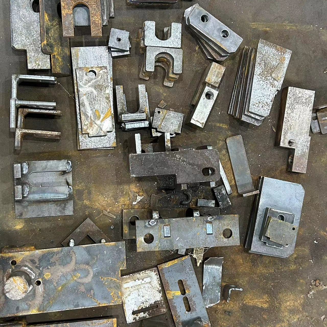 Custom Metal Stainless Steel Aluminum Components Parts Stamping Bending Welding Laser Cutting Sheet Metal Fabrication