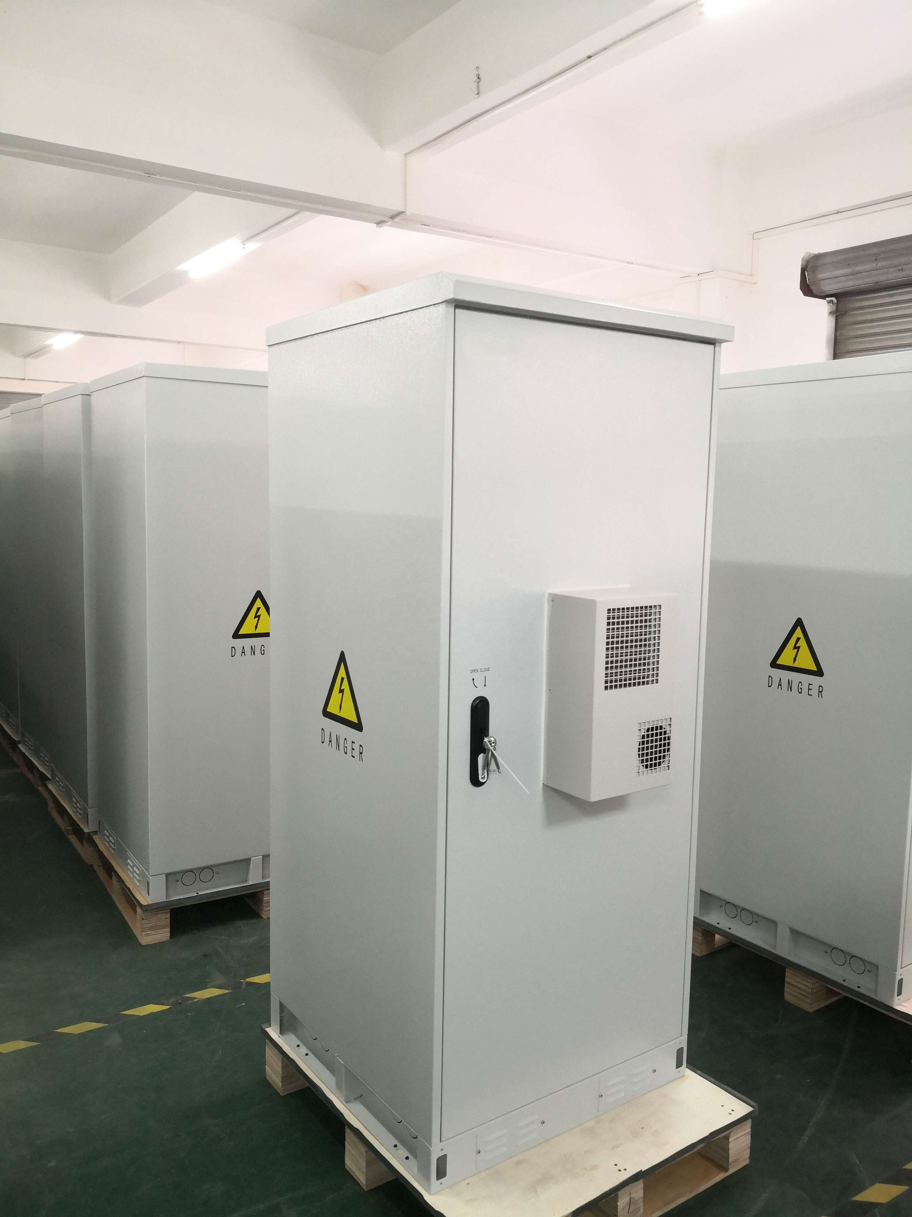 Aluminum Stainless Steel Waterproof Outdoor Led Outdoor Battery Cabinet Rack Battery Energy Storage Cabinet