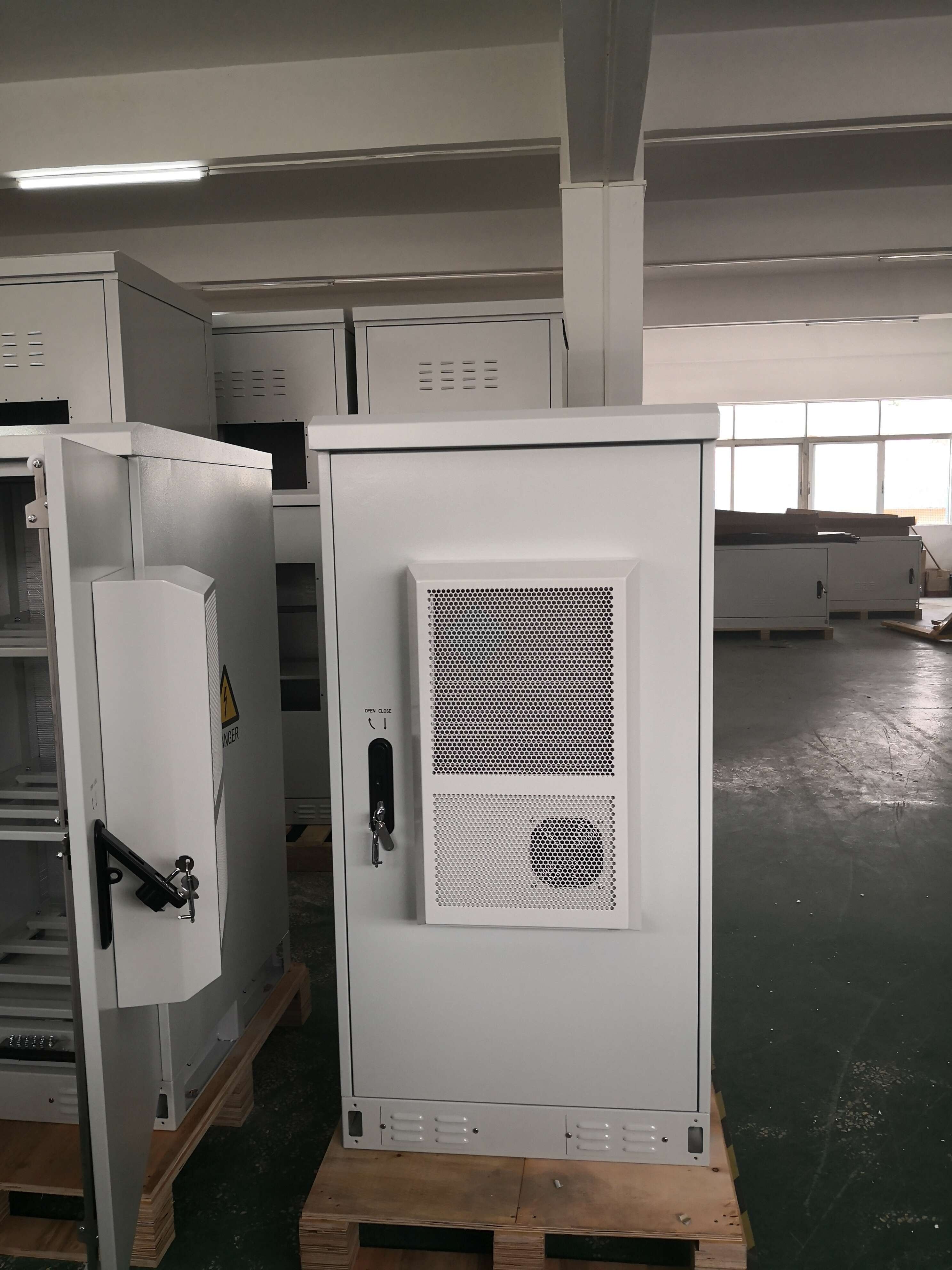 Aluminum Stainless Steel Waterproof Outdoor Led Outdoor Battery Cabinet Rack Battery Energy Storage Cabinet