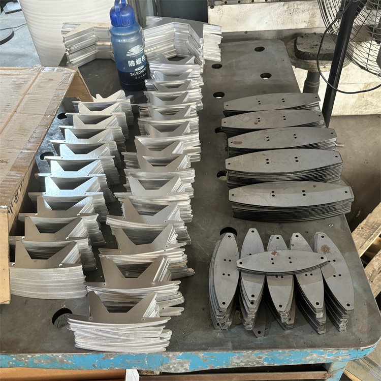Aluminum Steel Assembly Sheet Metal Fabrication Laser Cutting Welding Bending Spare Parts Robot Welding Services