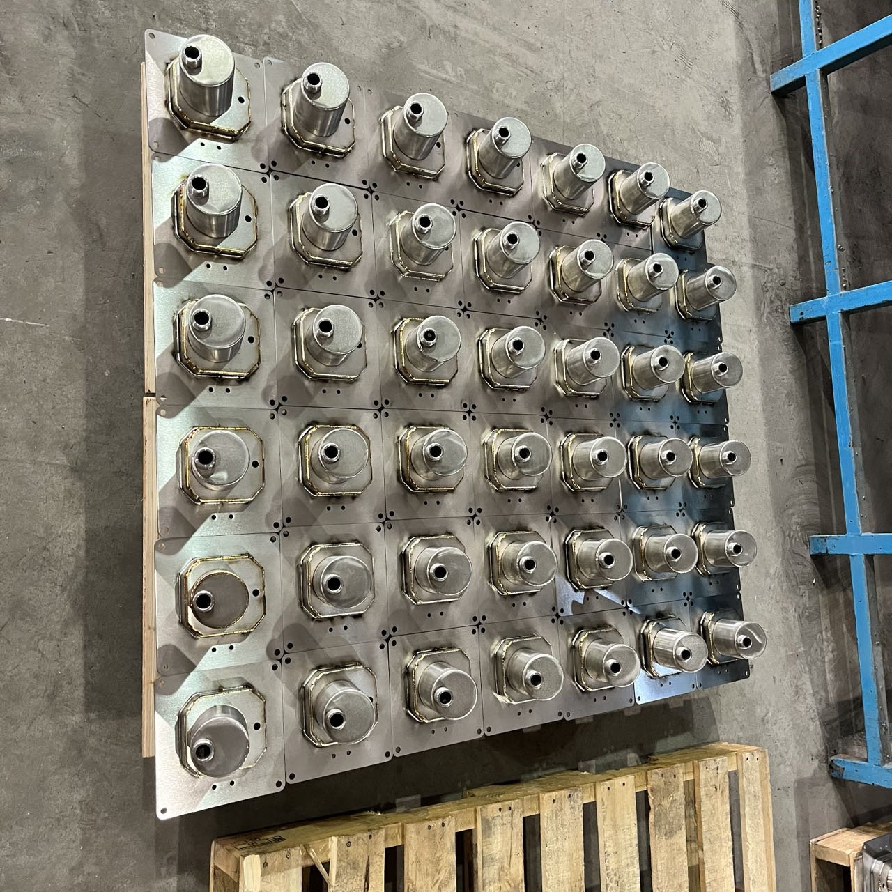 Aluminum Steel Assembly Sheet Metal Fabrication Laser Cutting Welding Bending Spare Parts Robot Welding Services