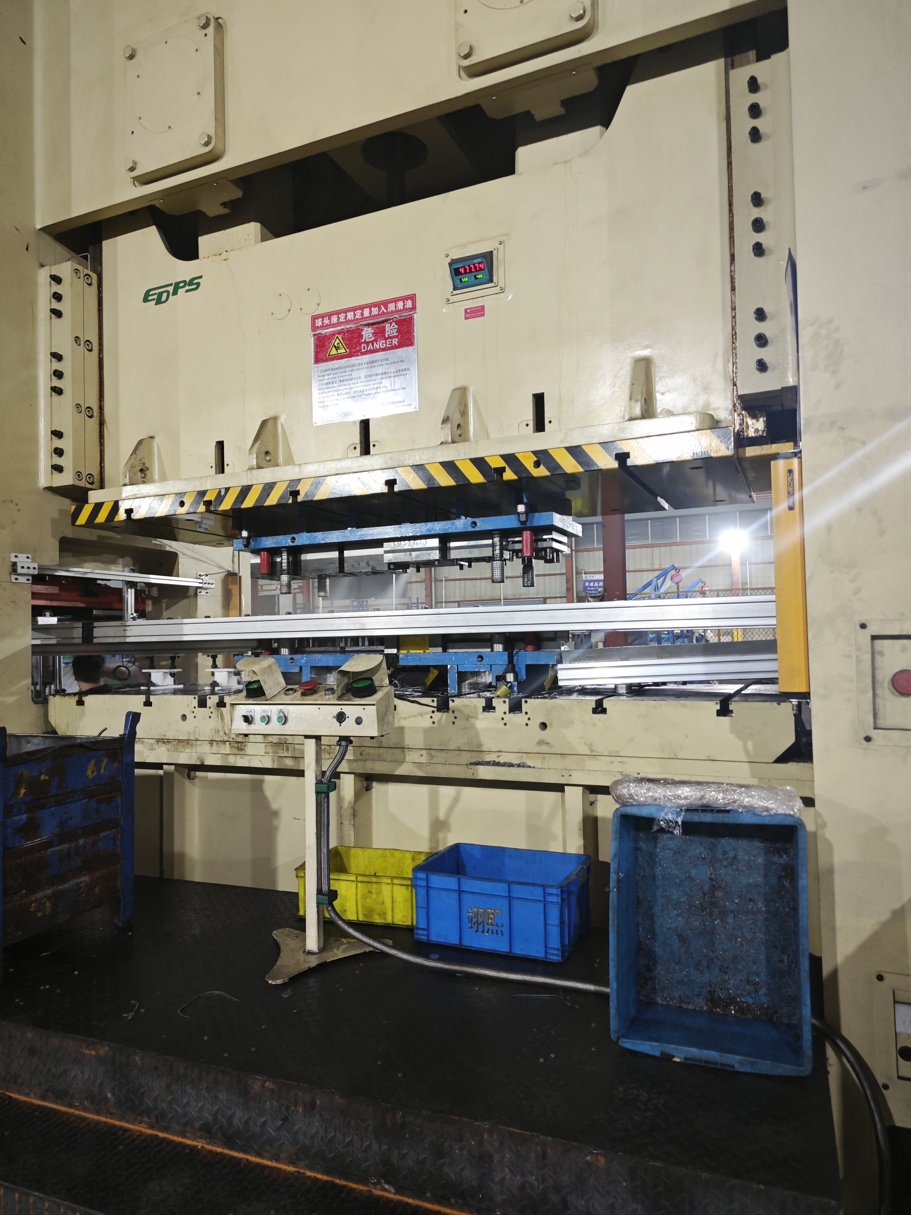 Auto Part Metal Alloy welding Services Gravity Type Aluminum Solutions stamping Iron Auto Components Sheet Metal Fabrication