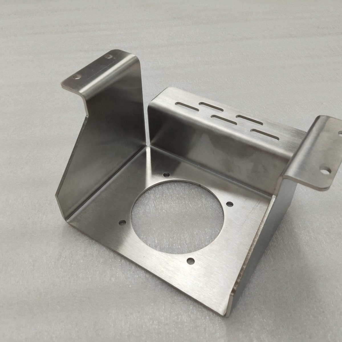 Wholesale CNC Stainless Steel Heavy Metal Parts Wholesale Price Sheet Metal Fabrication Stamping Bending using Aluminium Brass