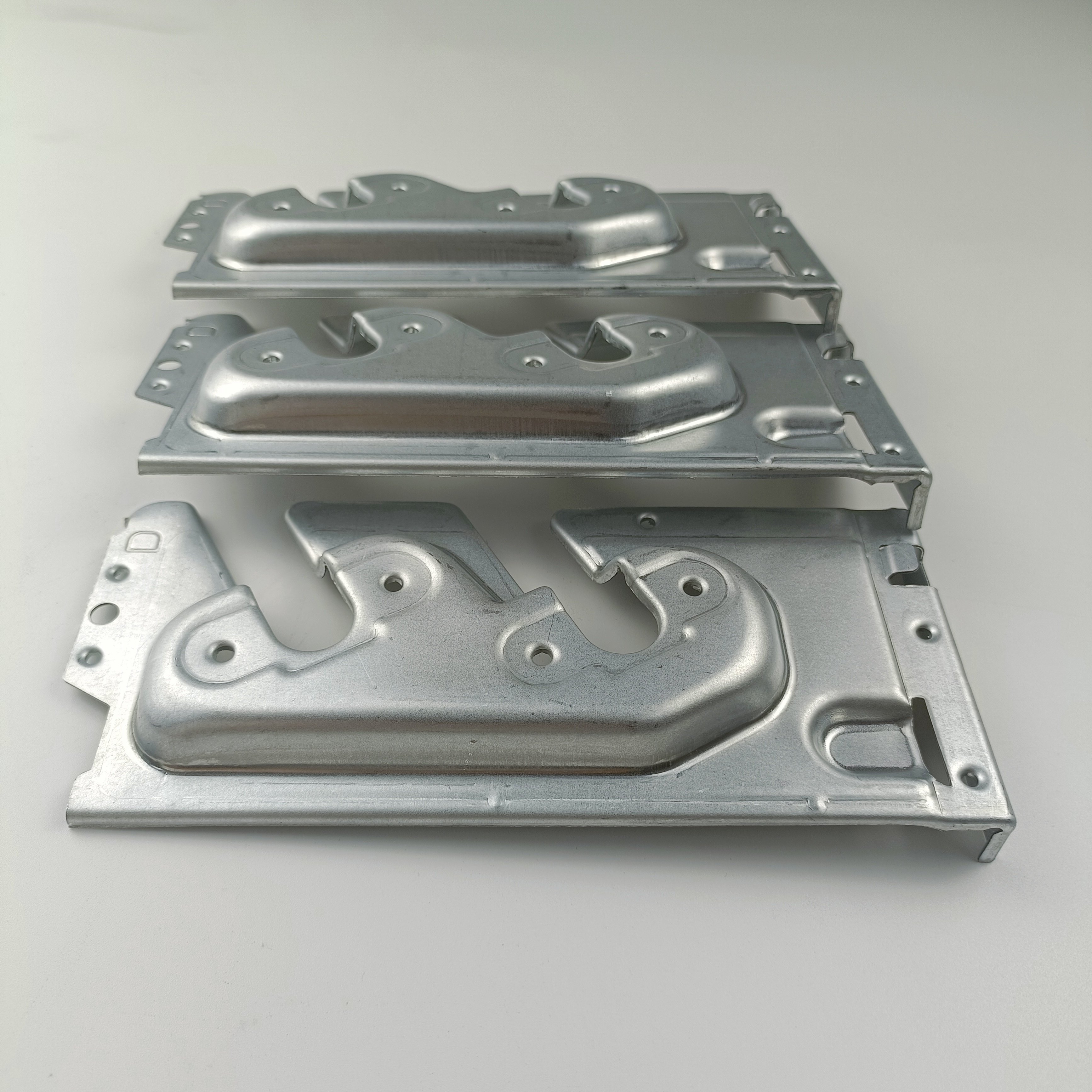 Customization of sheet metal manufacturing for metal components and metal parts