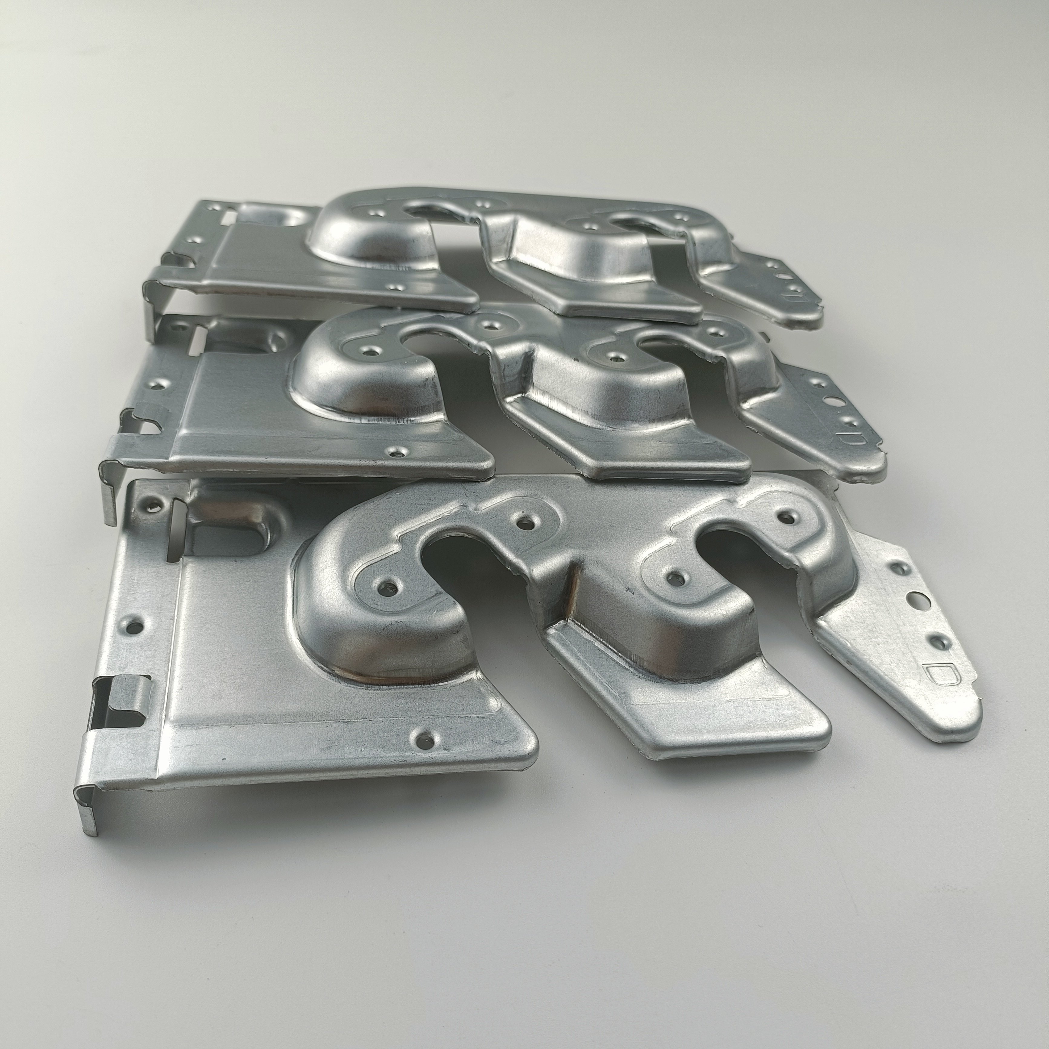 Customization of sheet metal manufacturing for metal components and metal parts