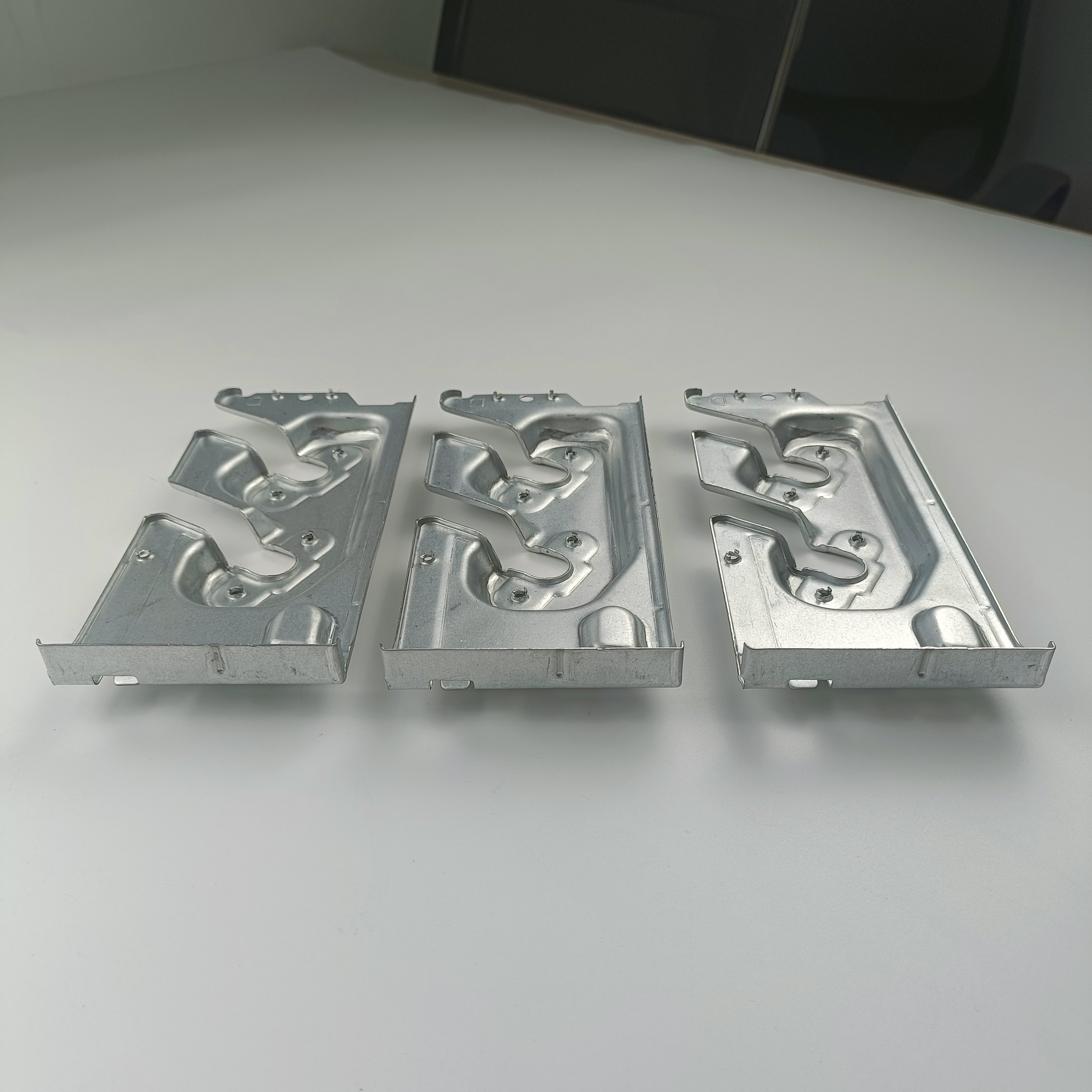 Customization of sheet metal manufacturing for metal components and metal parts