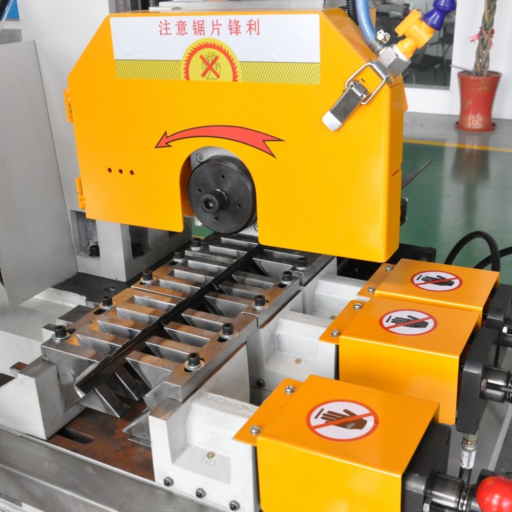 High Quality CNC Tube Cutter Hydraulic Automatic SS Metal Round Square Pipe Cutting Machine