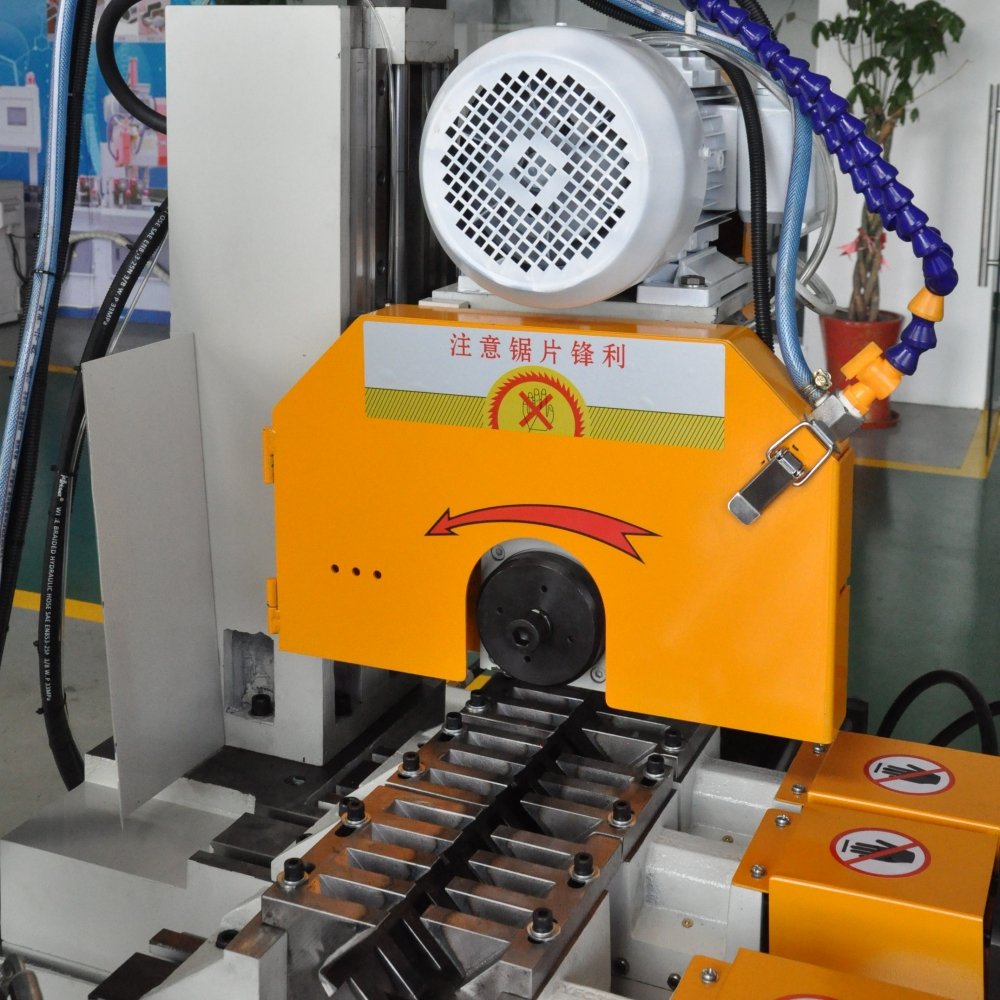 High Quality CNC Tube Cutter Hydraulic Automatic SS Metal Round Square Pipe Cutting Machine