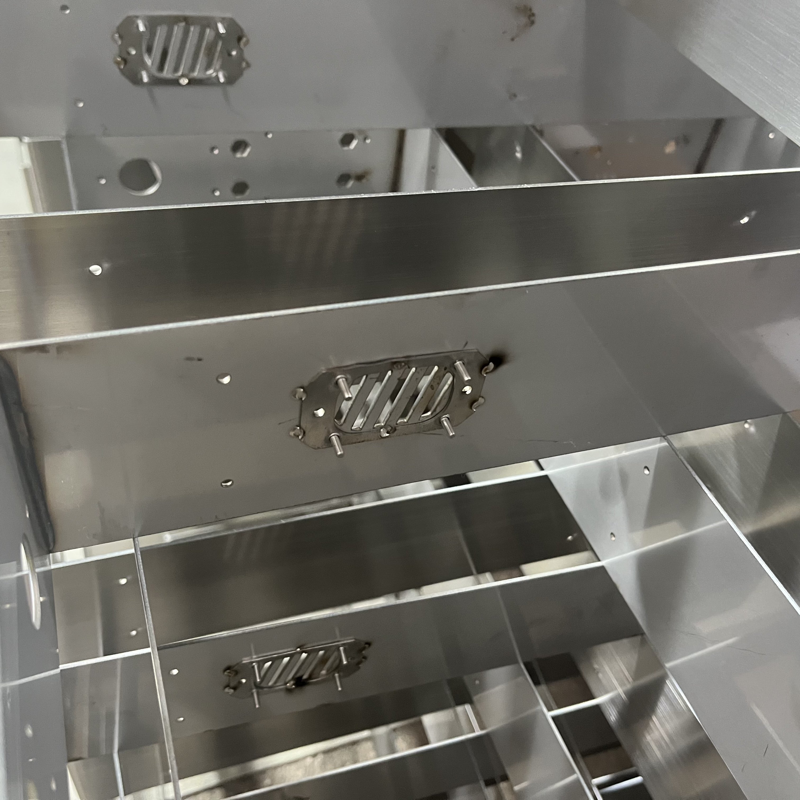 Sheet Metal Fabrication Laser Cutting Welding Service Custom Carbon Steel Metal Chassis