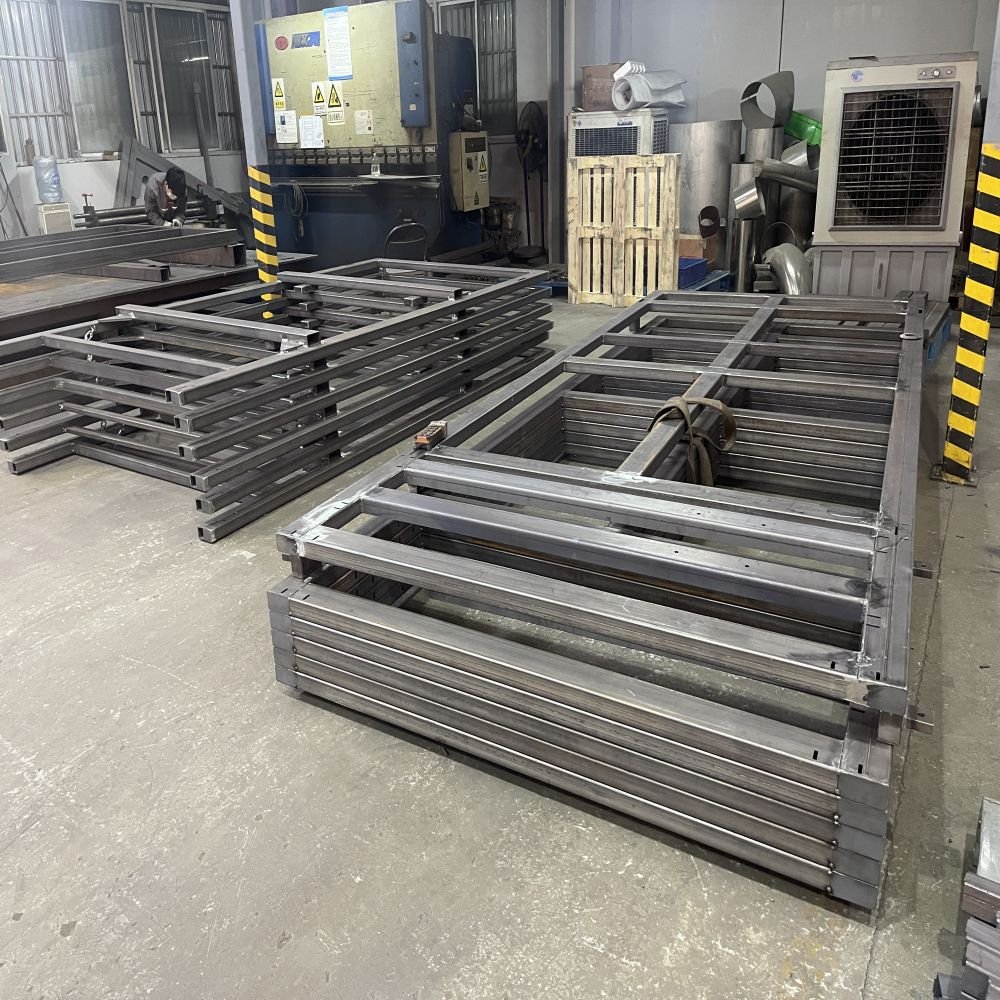 Factory OEM ODM Custom Sheet Metal Fabrication Steel Bending Welding Laser Cut Parts Metal Bracket