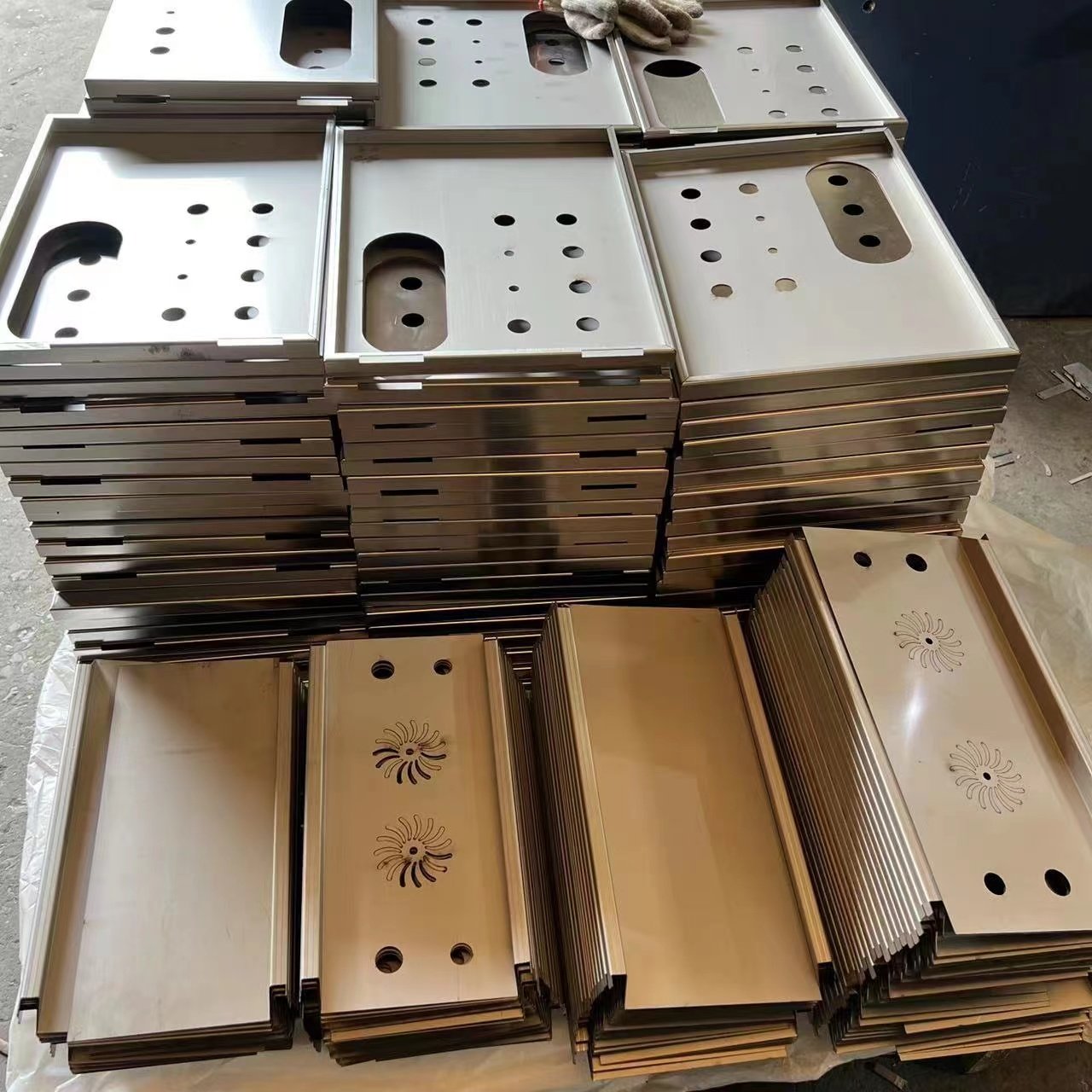 Custom stainless steel sheet metal fabrication