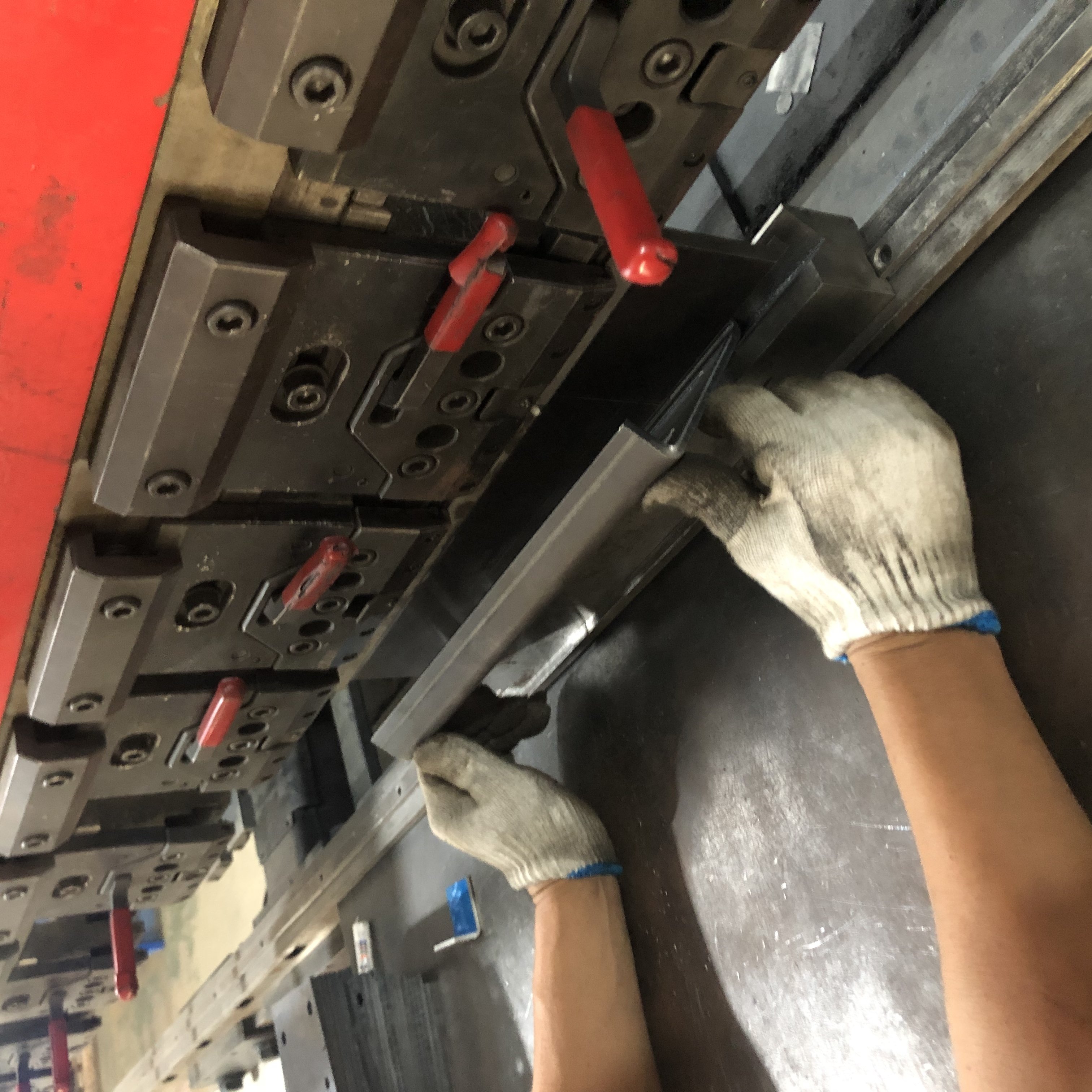 OEM precision stainless steel tube sheet metal cylinder bending welding spraying processing services hardware accessories manufa