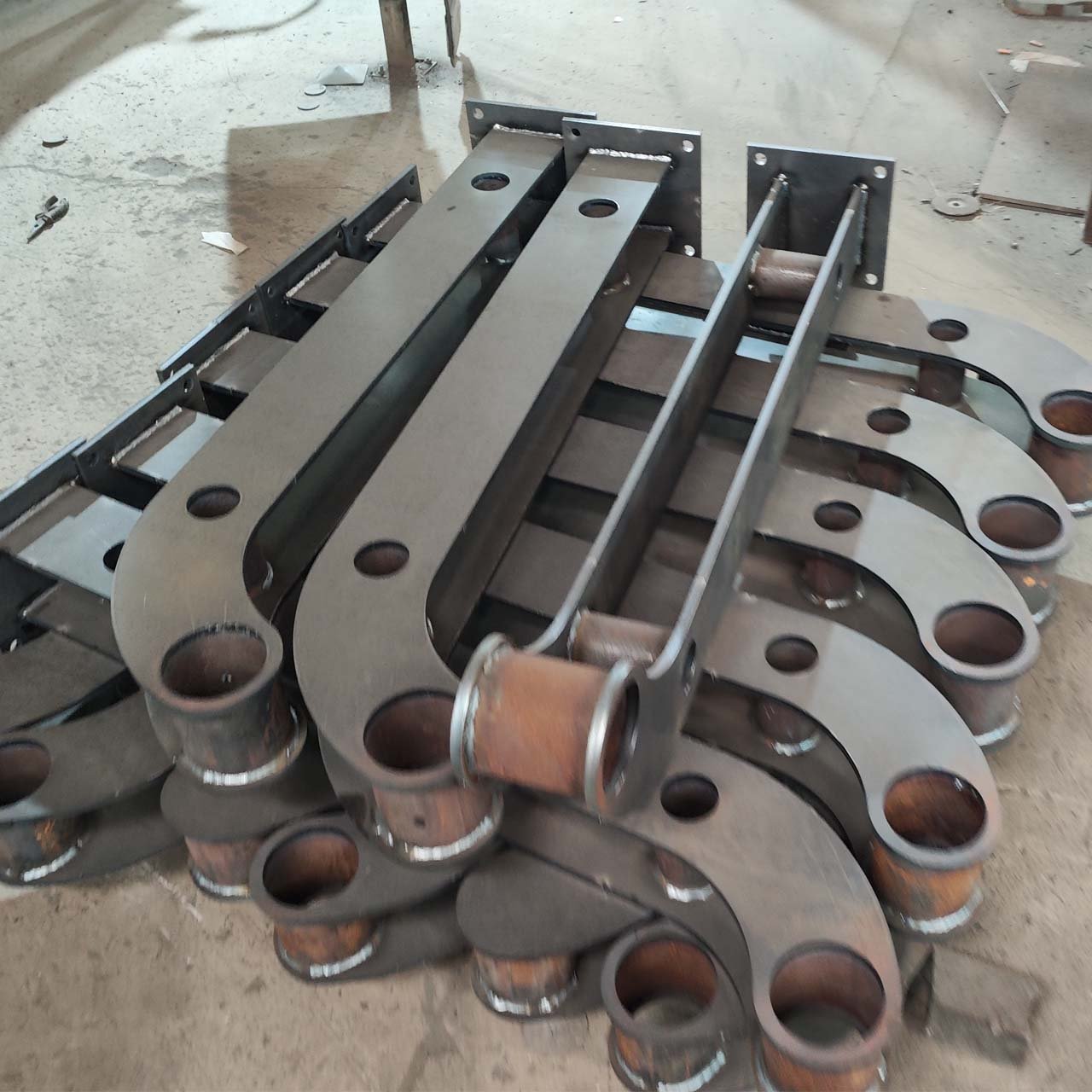 Direct sales Stainless Steel Custom Sheet Metal Fabrication & Carbon Steel Welding Part Zinc Plating Painting Case Application