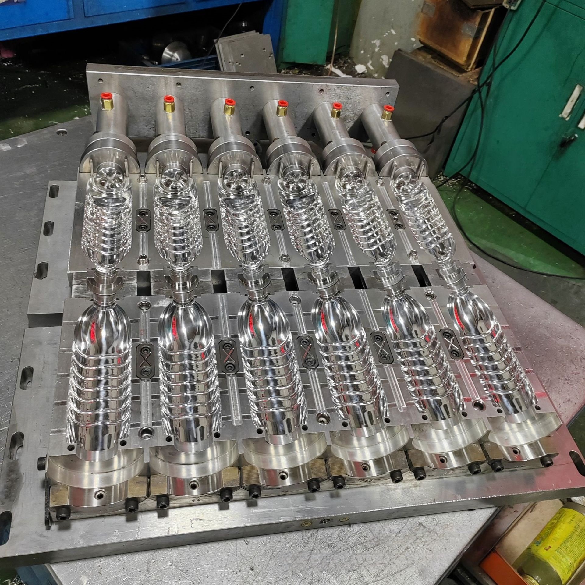 15 Days Fast Delivery 500ml Plastic Mineral Water Mold design Bottle Sewing Machine Lubricant Bottle Molds
