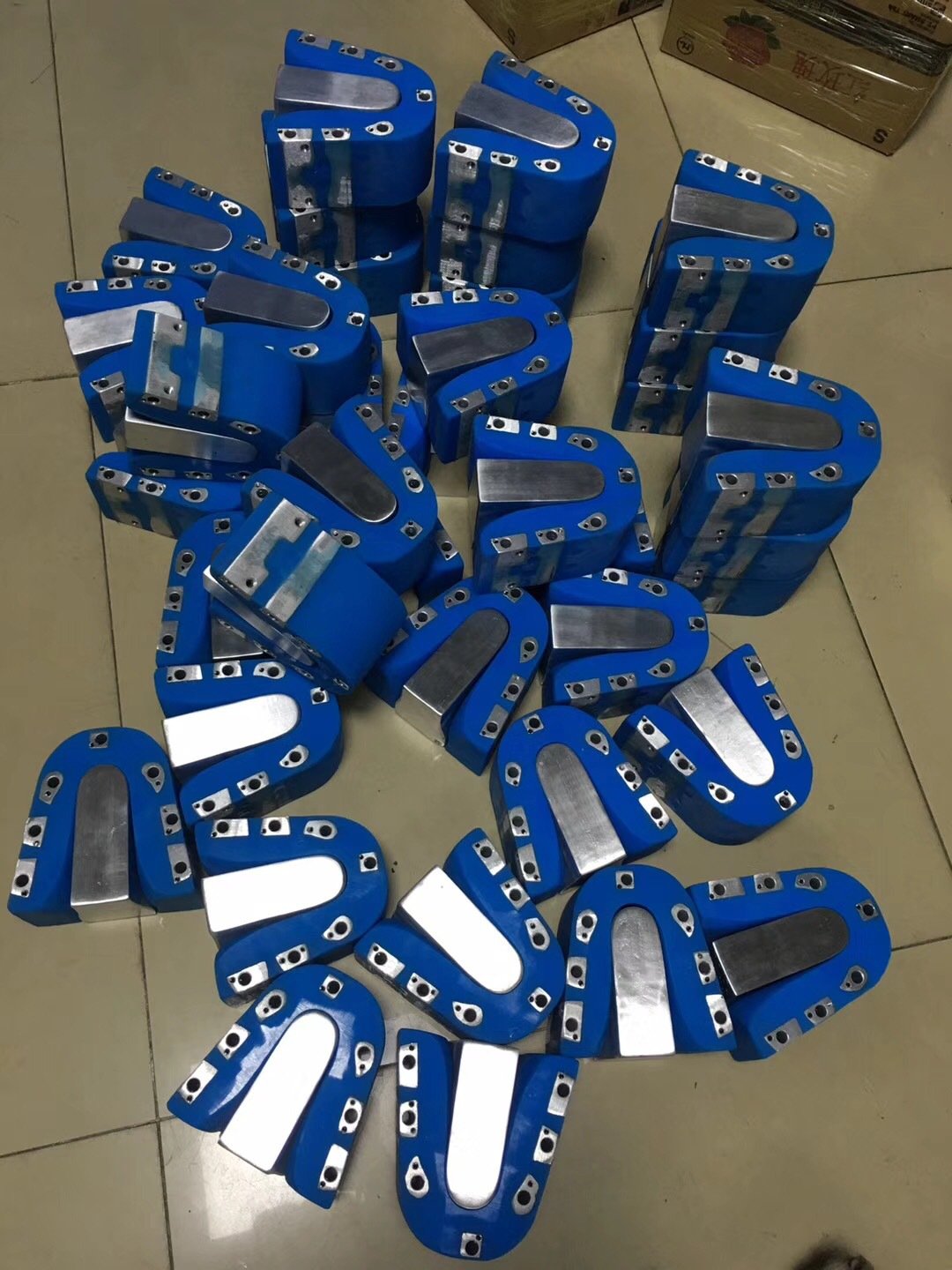 Shoe Back Part Two Cold And Two Heat Back Forming Counter Moulding Machine moulds ready to ship