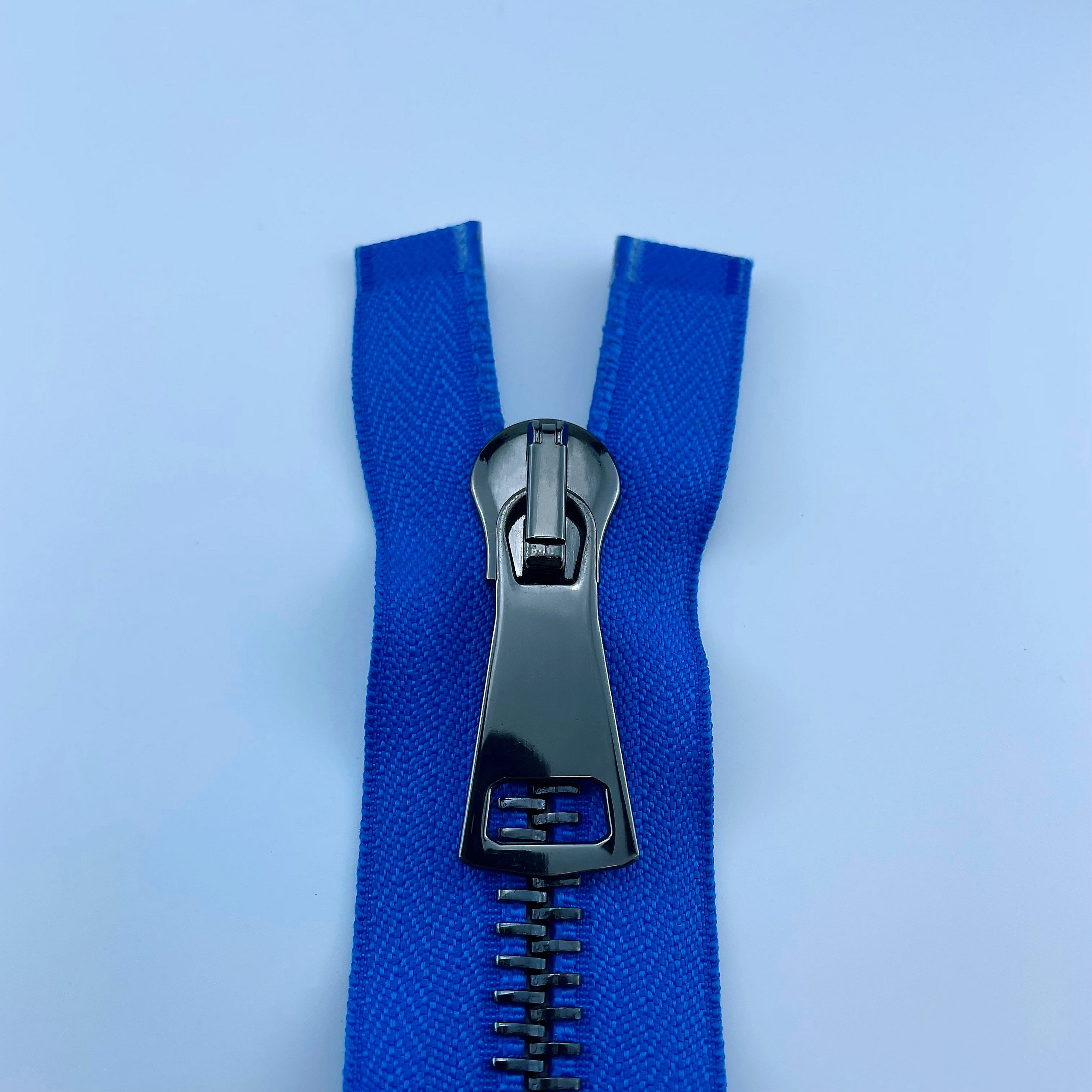 NO. 8 Zippers Accessories Metal Zipper for Garment and Bag Slider Puller Auto Lock Zipper Slider Mould Open End Brass Use Shoes