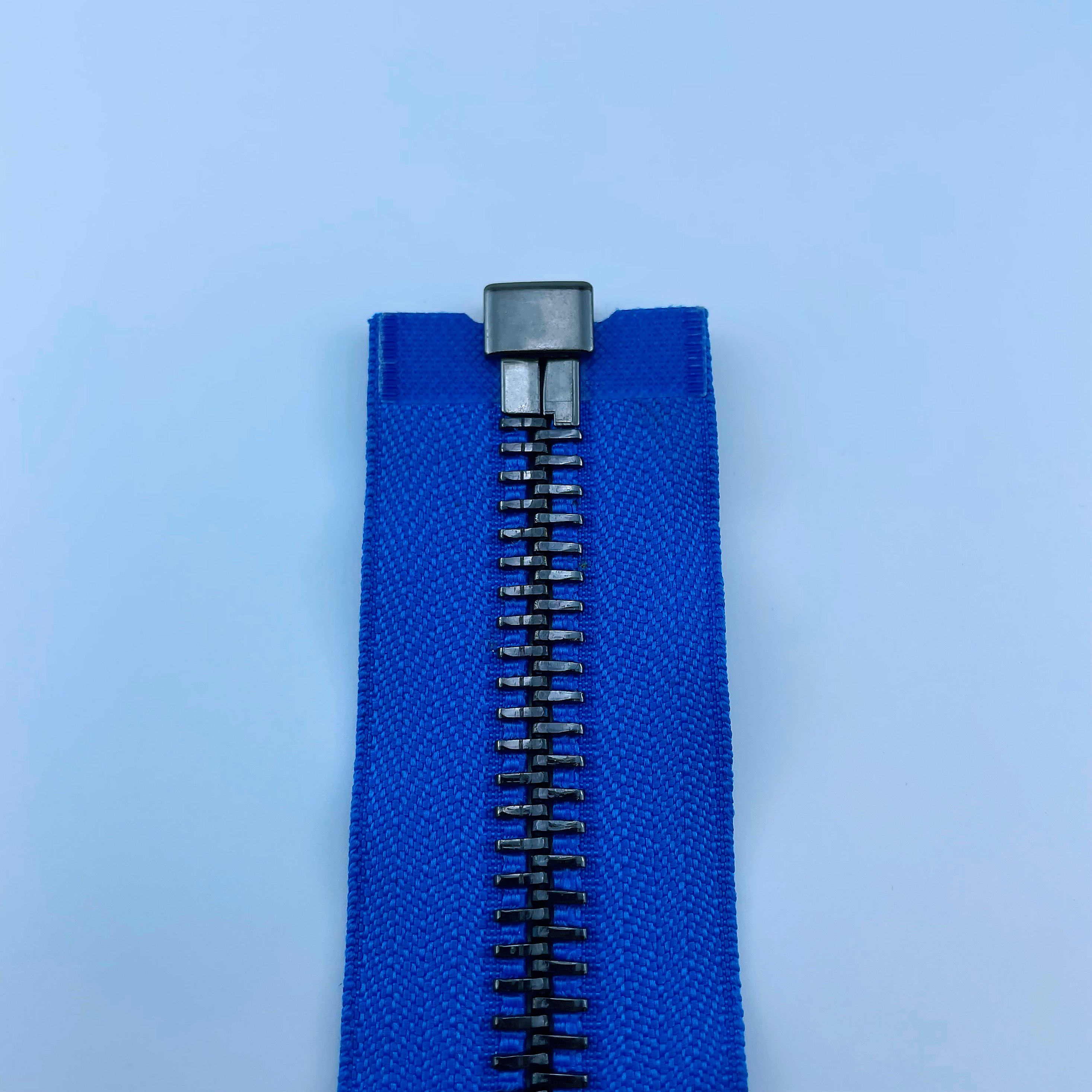 NO. 8 Zippers Accessories Metal Zipper for Garment and Bag Slider Puller Auto Lock Zipper Slider Mould Open End Brass Use Shoes