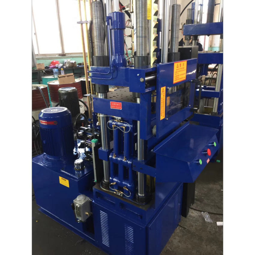 Plastic shoe making machine insole vertical injection molding machine